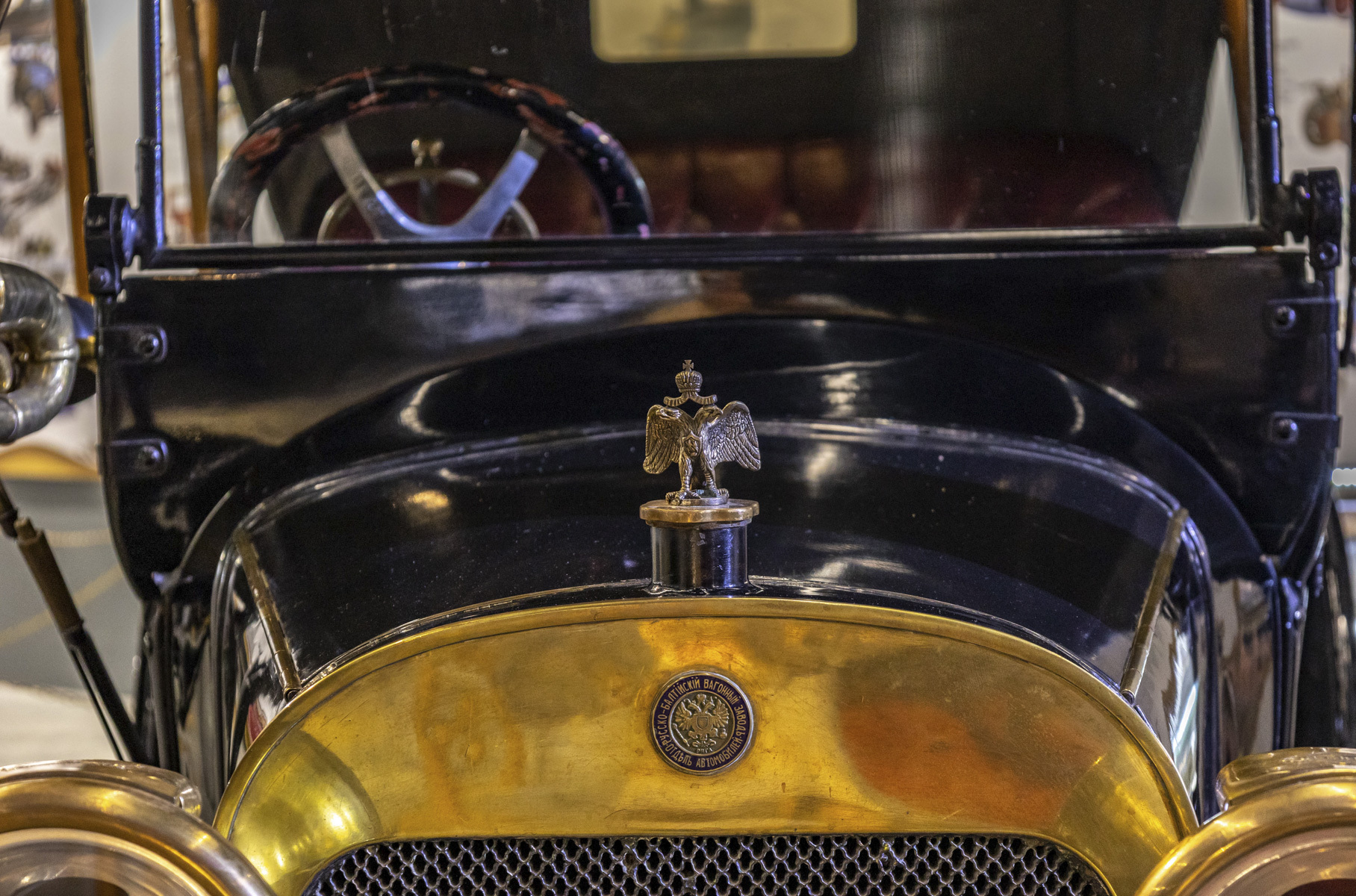 РБВЗ был основан в 1869 году, а автомобильный отдел начал свою работу в 1909 году, когда был собран первый «Руссо-Балт».