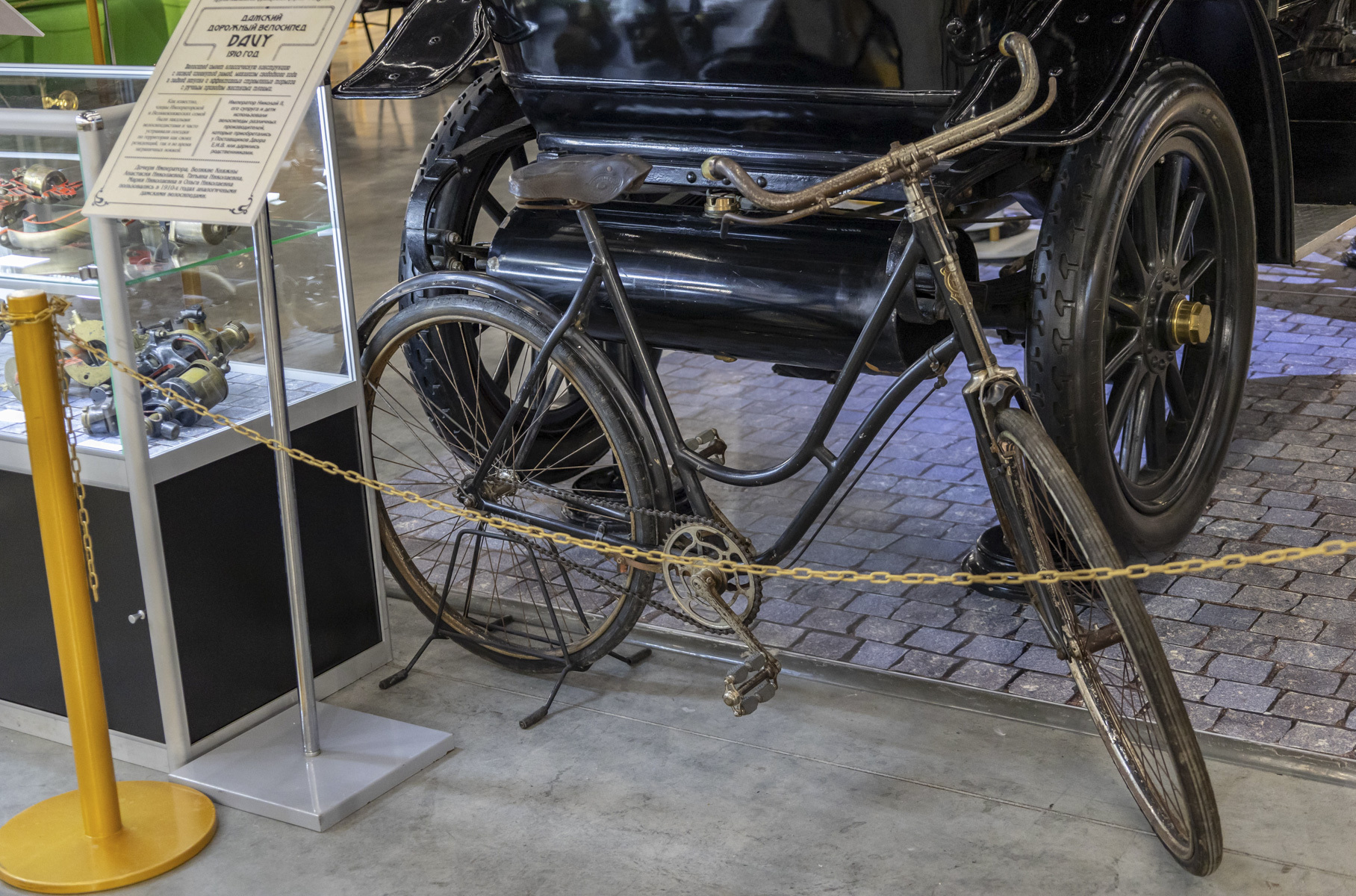Дамский дорожный велосипед 1910 года.