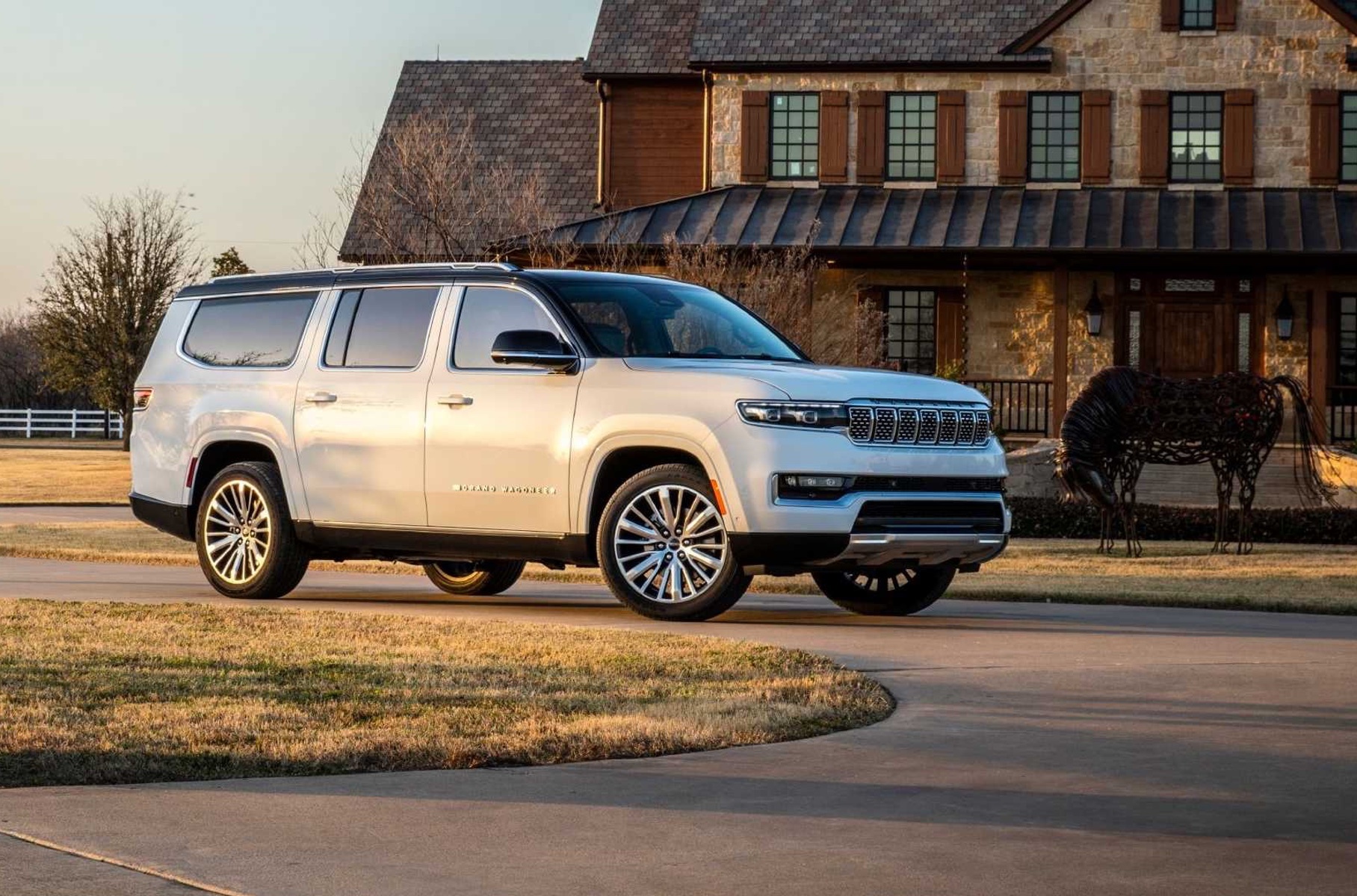 Jeep Wagoneer 2023