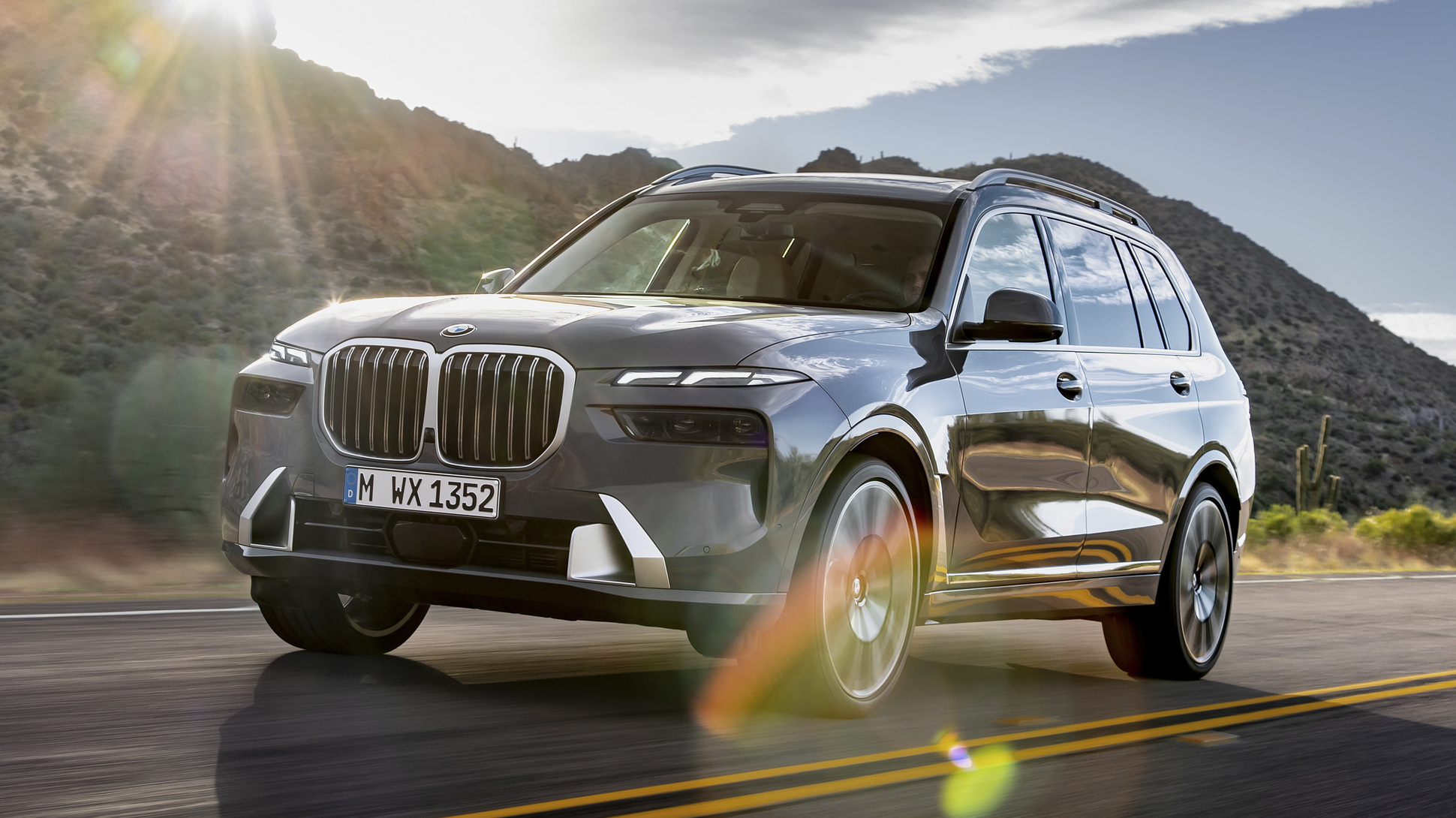 Включи новинки 2023. BMW x7 2022. Обновленный БМВ х7 2022. BMW x7 Restyling 2022. БМВ x7 2022 Рестайлинг.