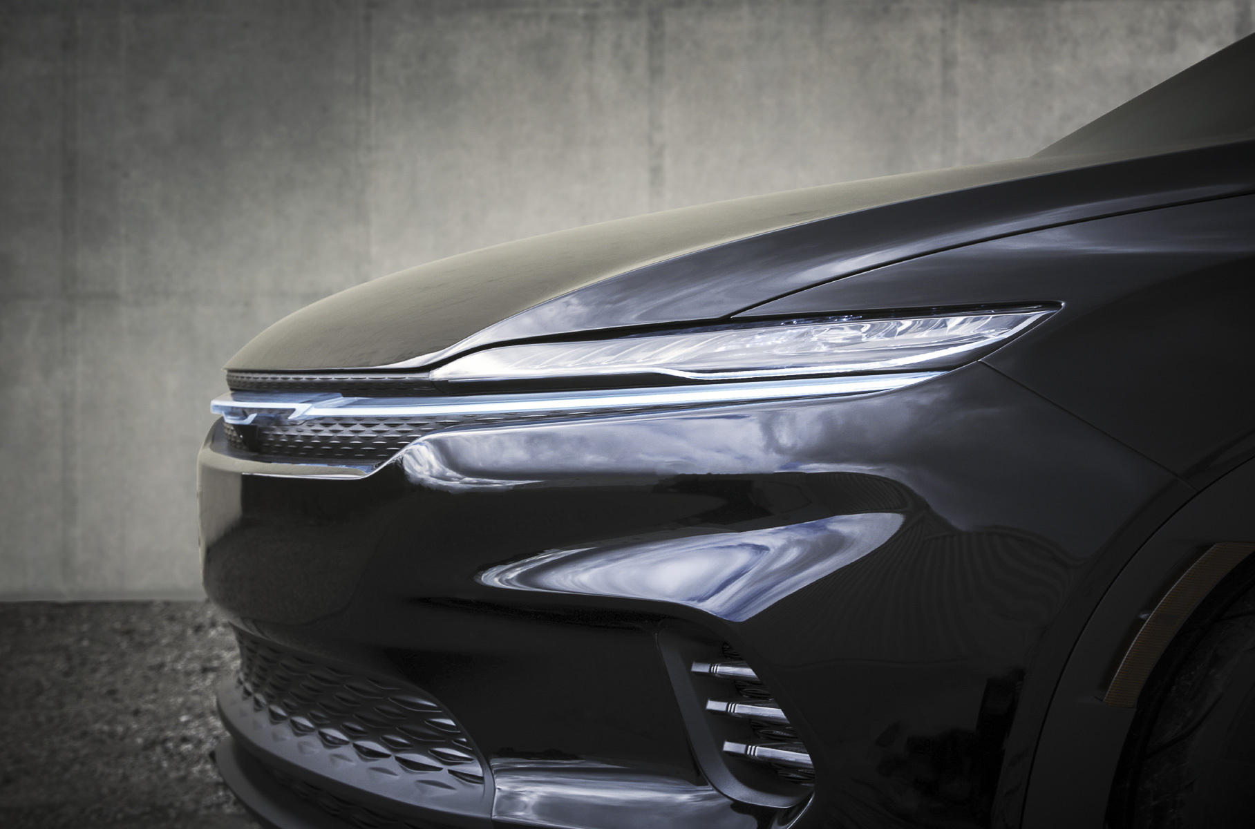 Chrysler представил темное «альтер-эго» электрического кроссовера Airflow
