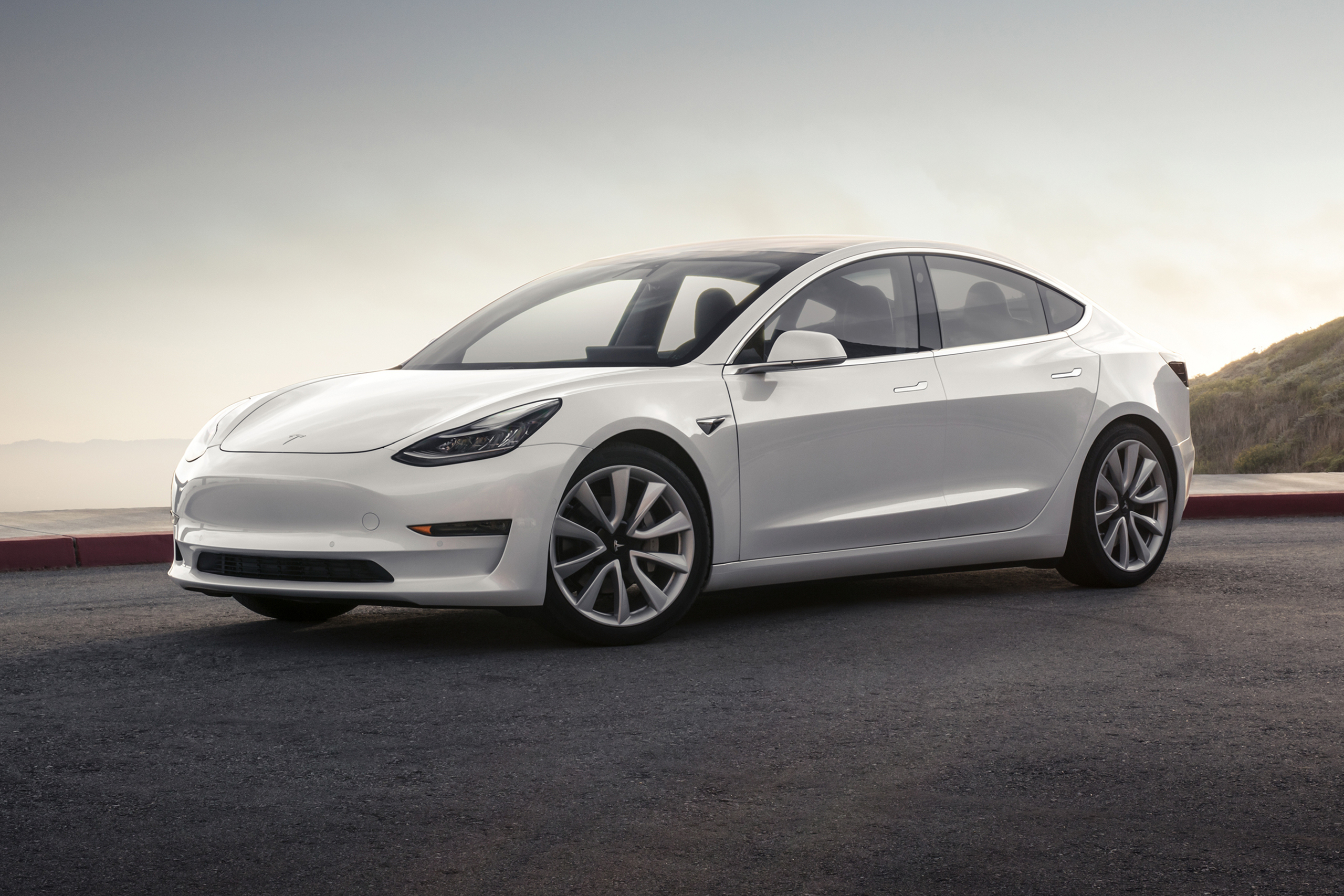 Электроника Tesla Model 3 отказала на скорости 133 километра в час