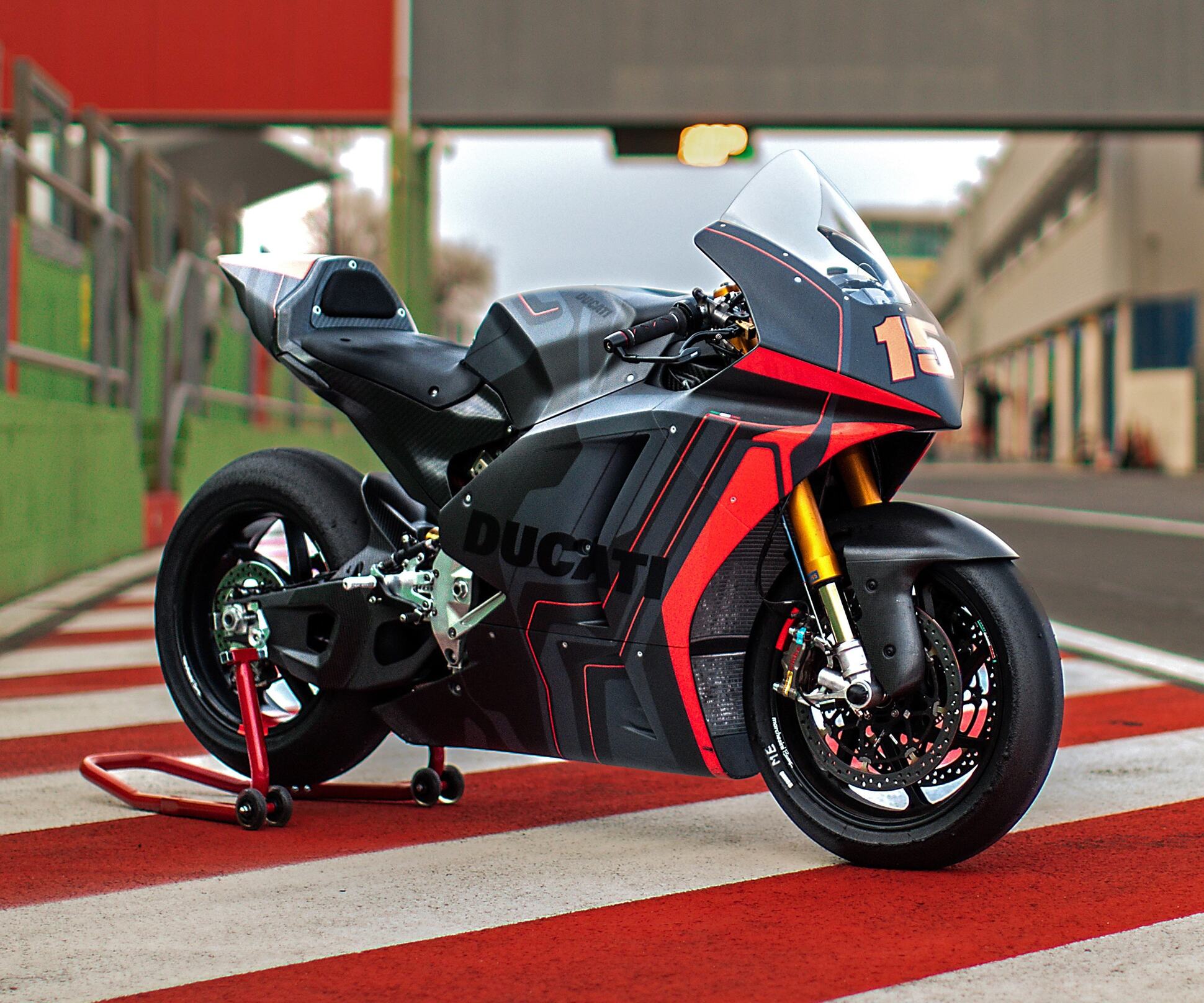 Ауыздағы үлкен сиськи