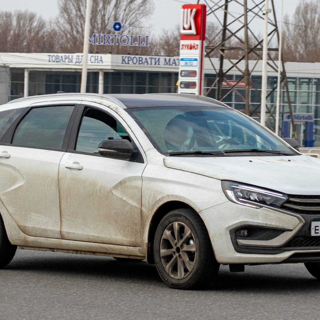 Опубликованы «живые» снимки новых Lada Vesta SW и Vesta Cross — Motor