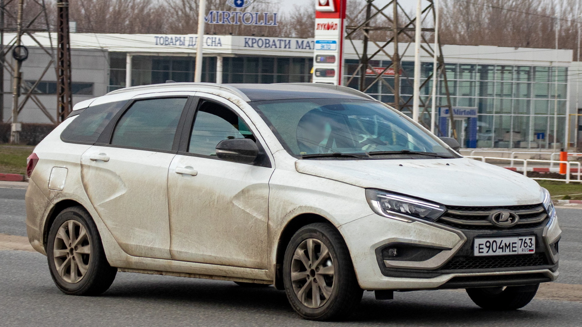 Опубликованы «живые» снимки новых Lada Vesta SW и Vesta Cross — Motor