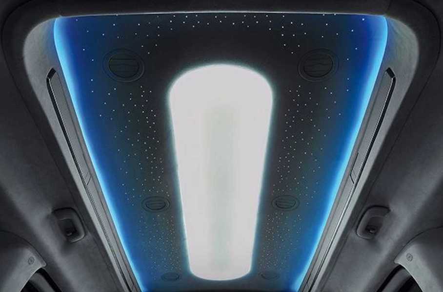 Hyundai представил топовую версию «космического» минивэна Staria Lounge Limousine