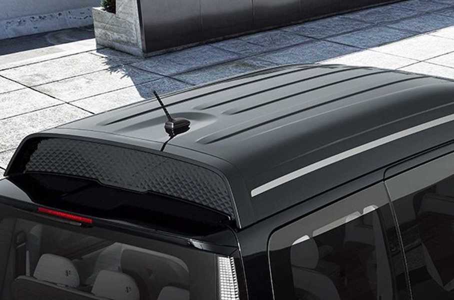 Hyundai представил топовую версию «космического» минивэна Staria Lounge Limousine