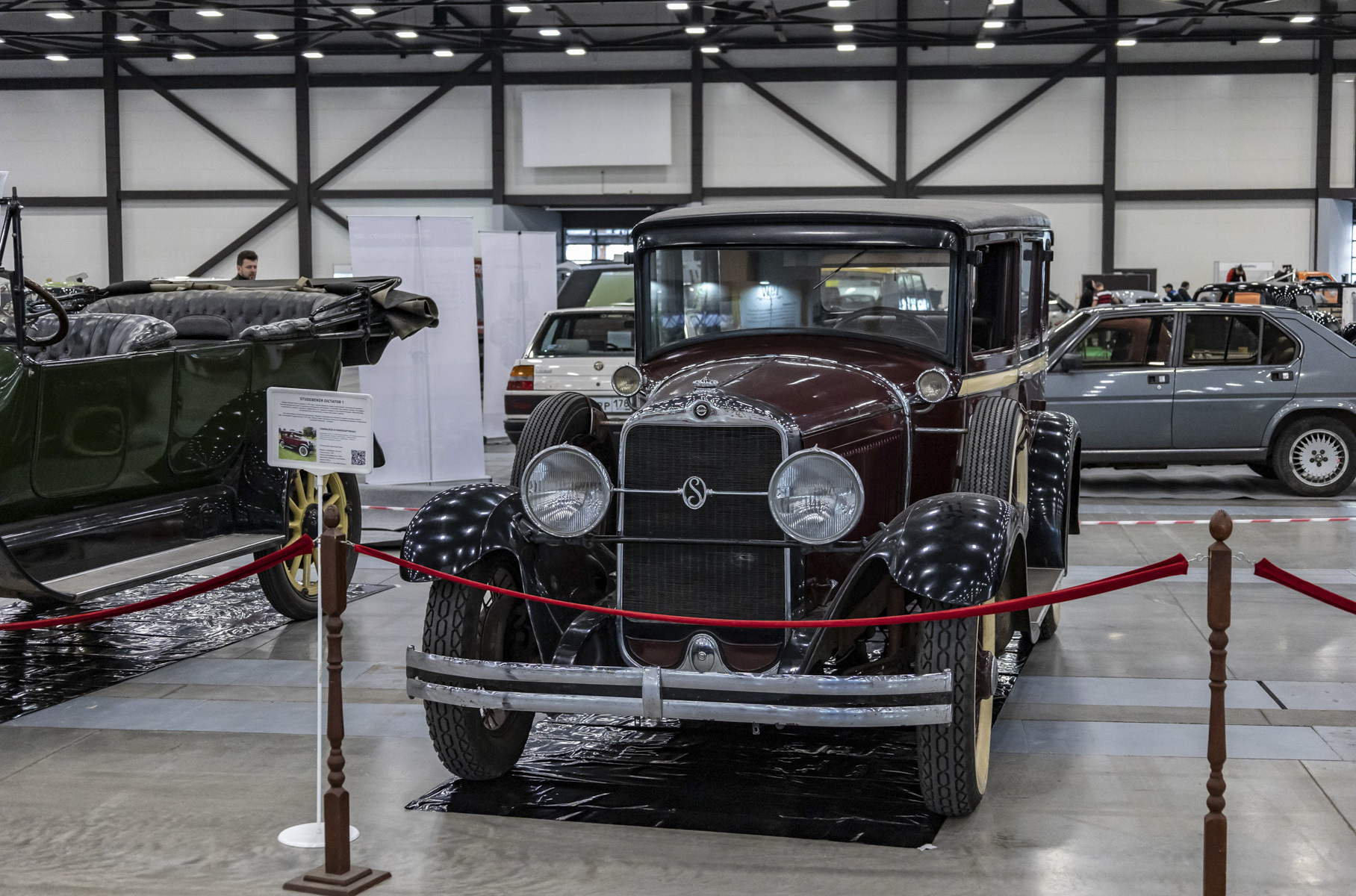 «Олдтаймер-Галерея»: что смотреть на главной выставке старинных автомобилей?