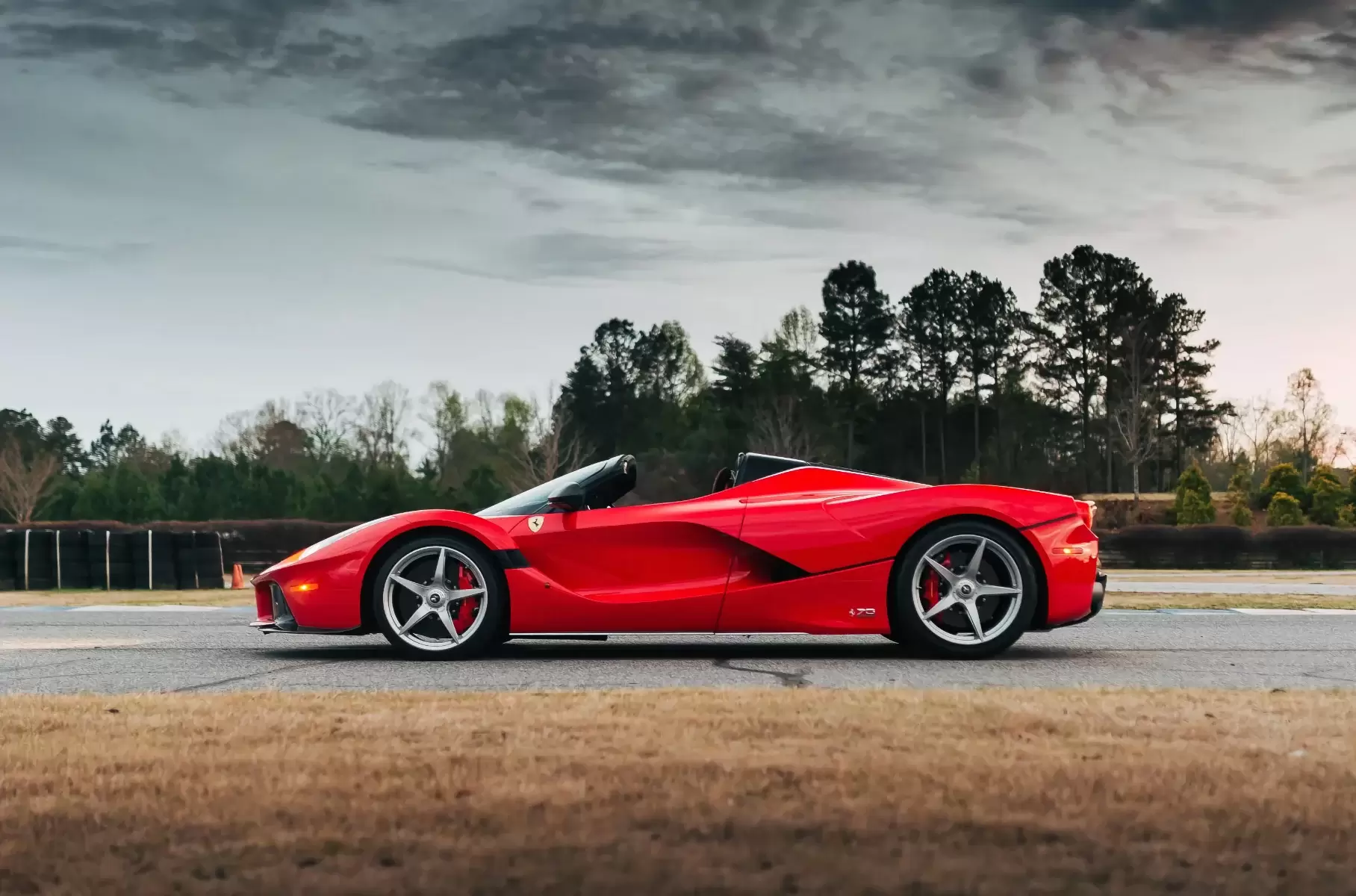 Ставка за редкий Ferrari на аукционе утроилась всего за 16 минут