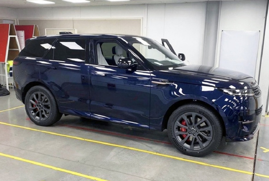 Новый Range Rover Sport впервые показали без камуфляжа
