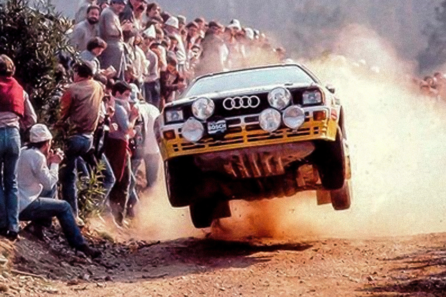 Главное событие в мире современного полного привода — появление полноприводных Audi. Конструкция и успех quattro стали примером для многих фирм — экспансия четырех ведущих колес в мир дорожных и гоночных машин началась.