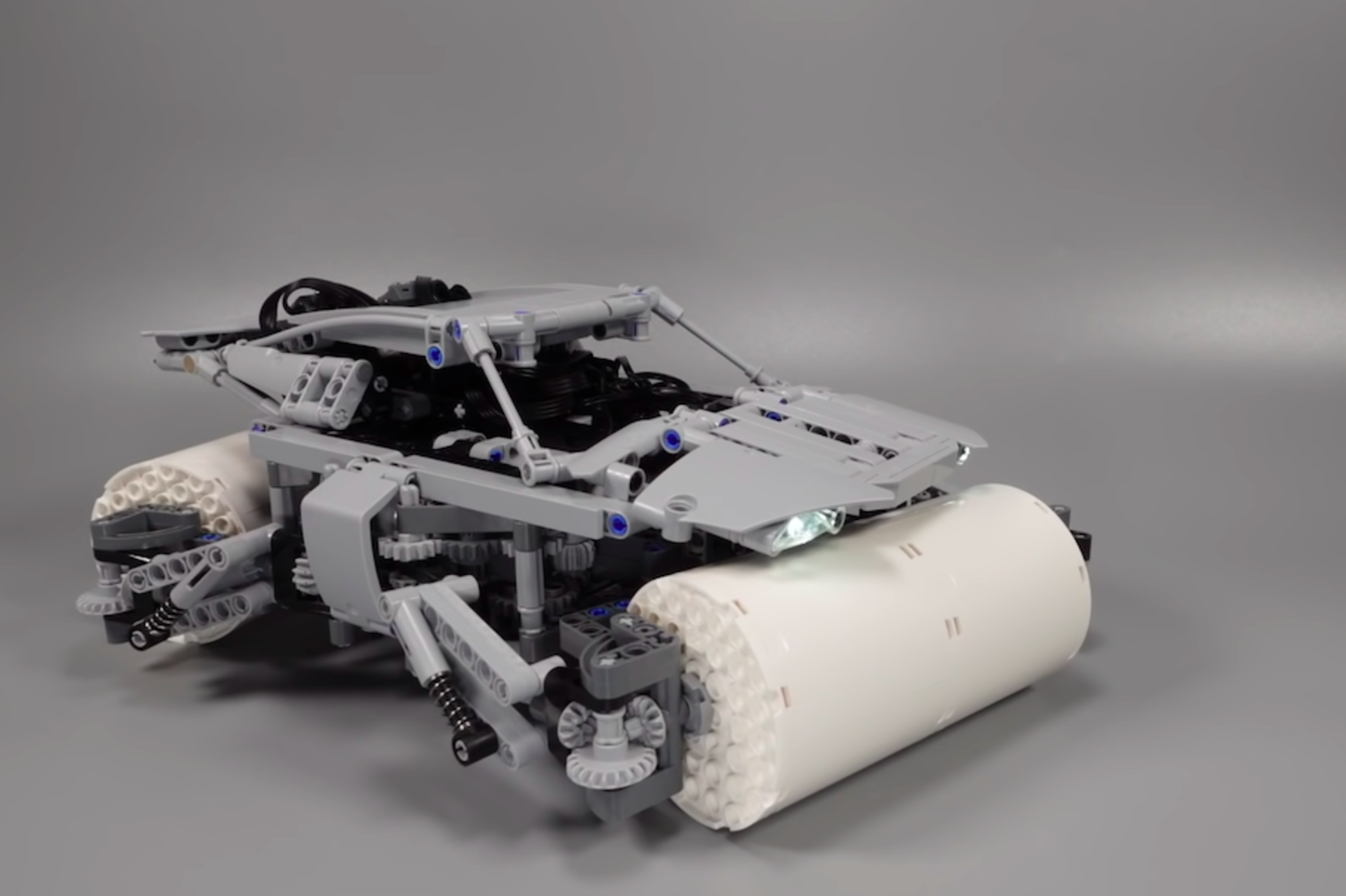 Посмотрите на радиоуправляемую машинку Флинстоунов из Lego — Motor