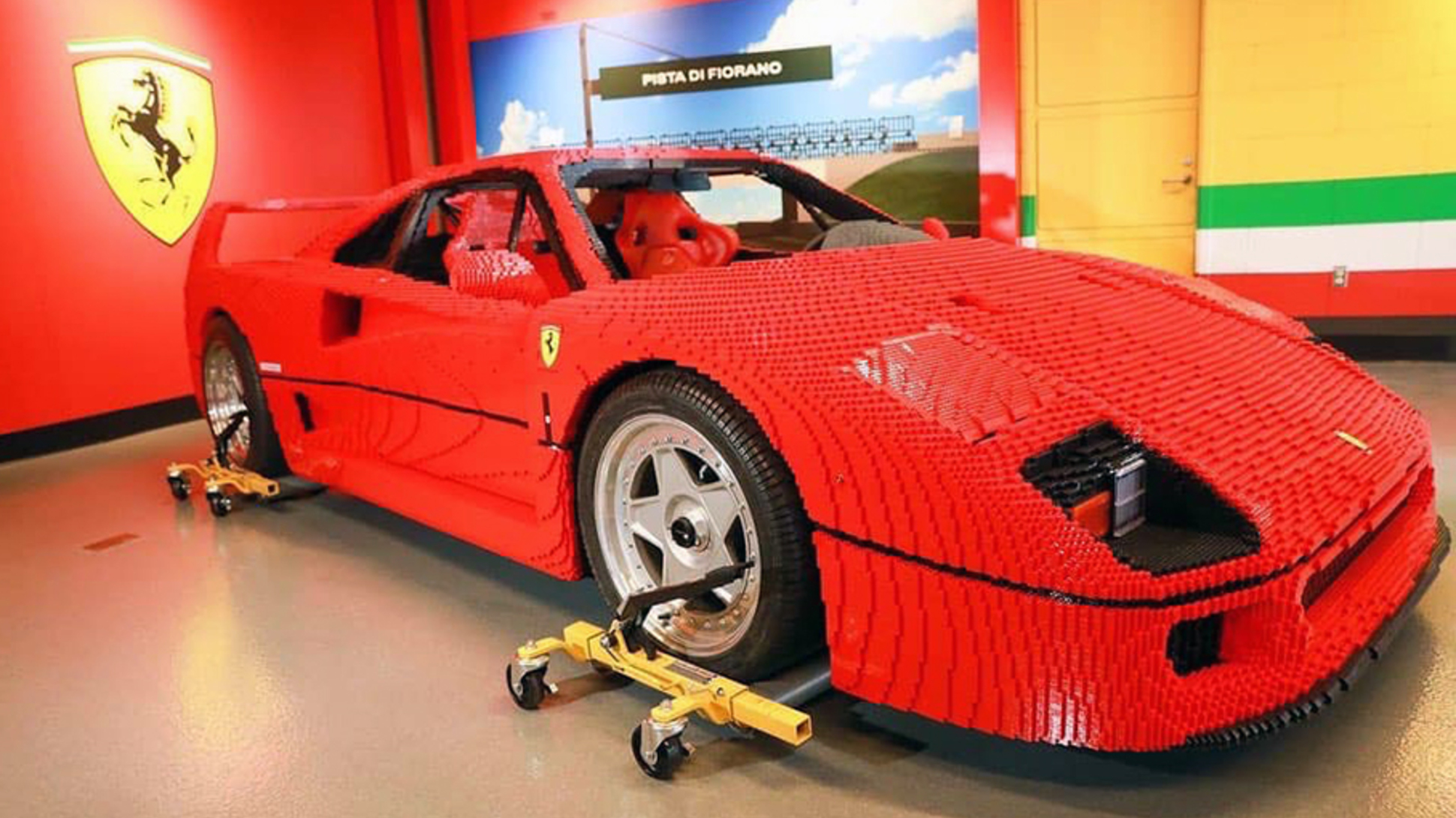 Из 358 тысяч кубиков Lego собрали полноразмерный Ferrari F40 — Motor