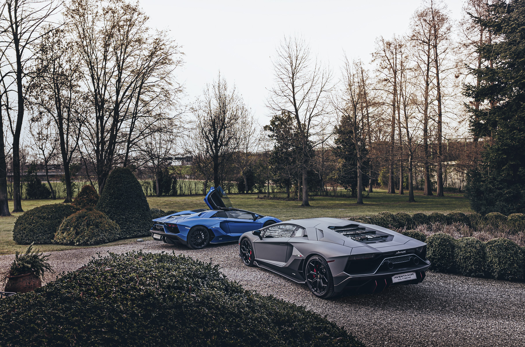 Всего выпущено 600 экземпляров Lamborghini Aventador LP 780-4 Ultimae: 350 купе и 250 родстеров. Последним автомобилем в истории модели стала именно закрытая двухдверка.