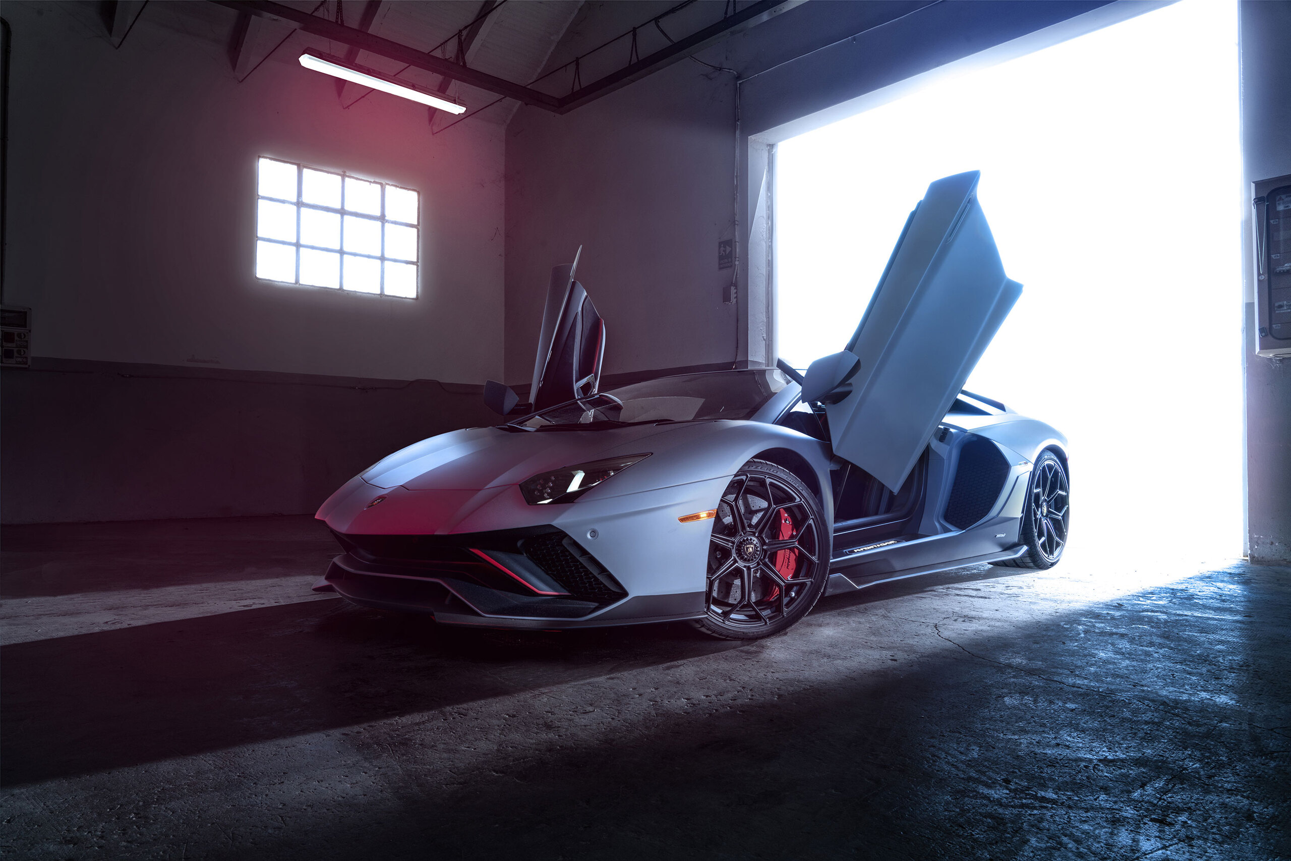 Lamborghini Aventador: прощальная поездка по дорогам Италии
