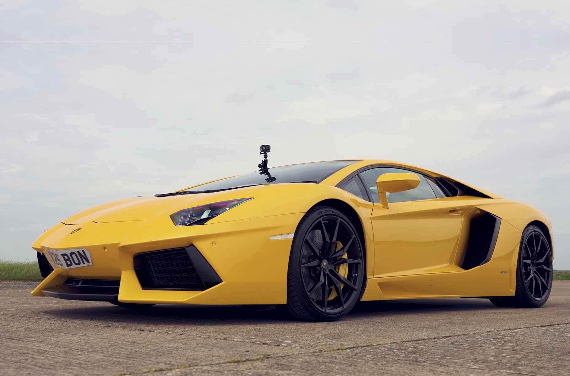 Суперкар Lamborghini Aventador LP 700 4