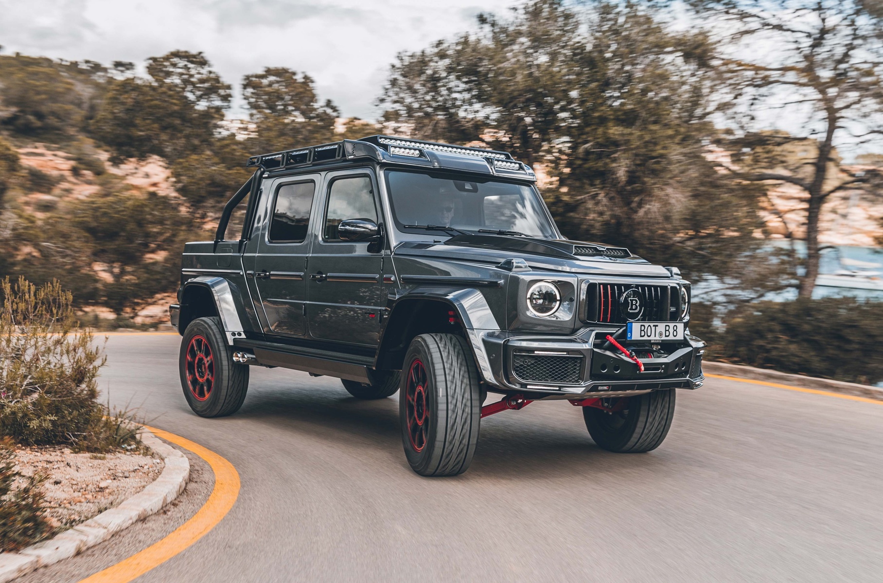 Brabus превратил Mercedes-AMG G 63 в коллекционный пикап