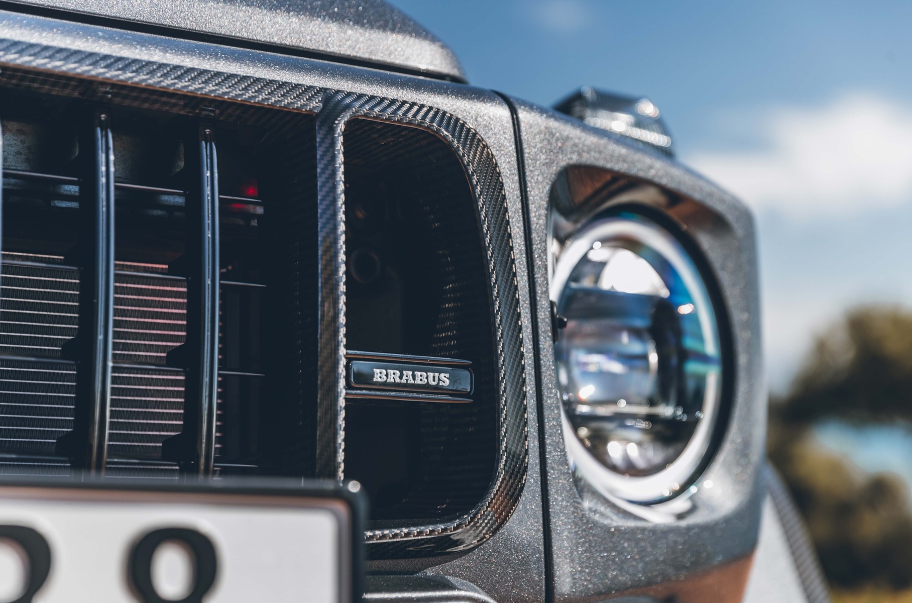 Brabus превратил Mercedes-AMG G 63 в коллекционный пикап