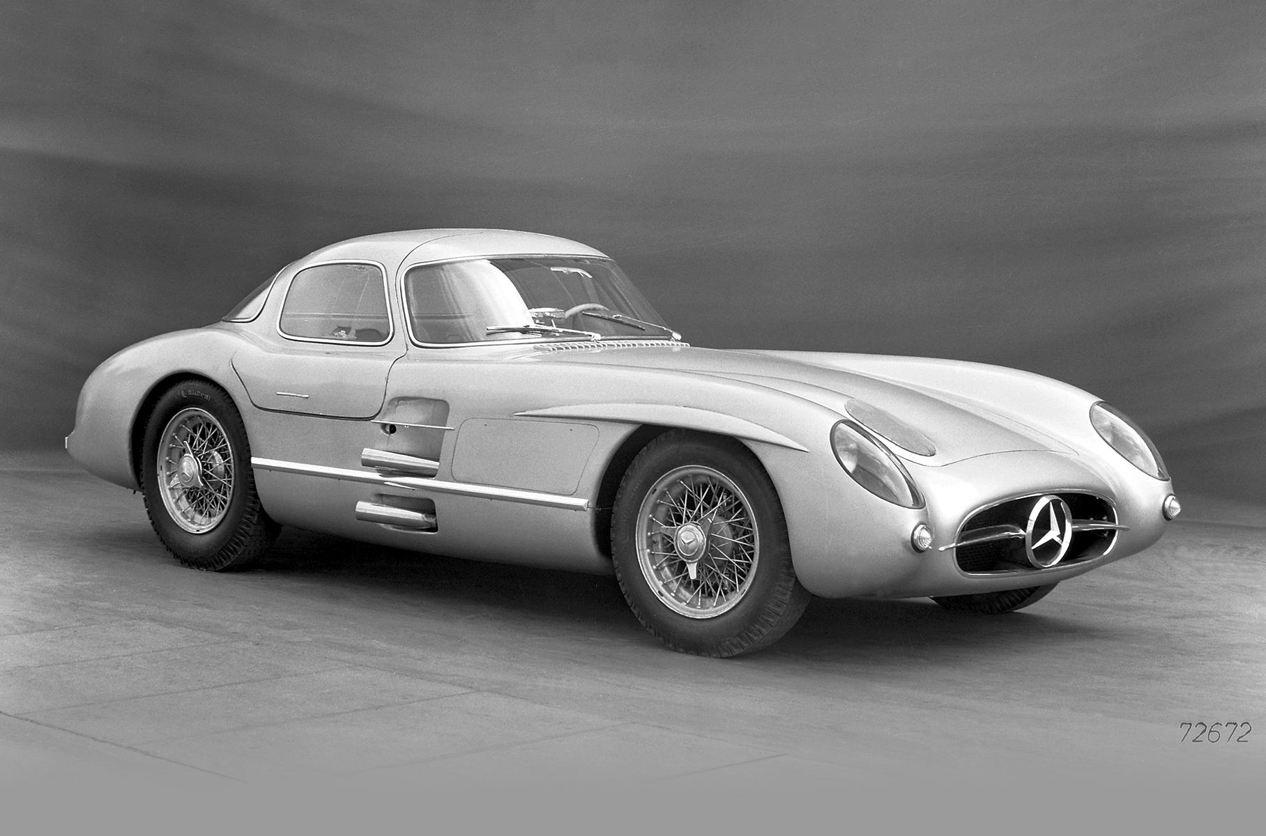 Mercedes-Benz продал самый дорогой автомобиль в мире