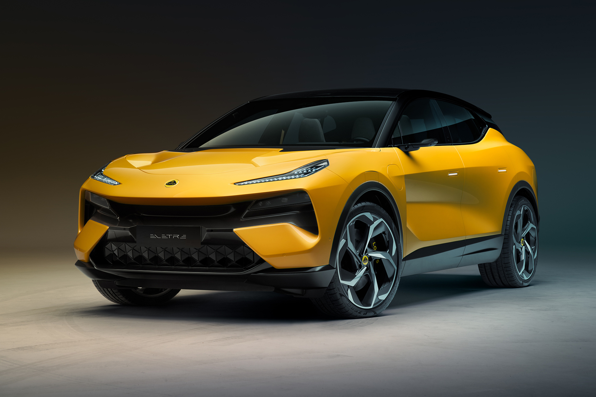 Lotus хочет к 2028 году выпустить столько же электрокаров, как за последние  70 лет — Motor