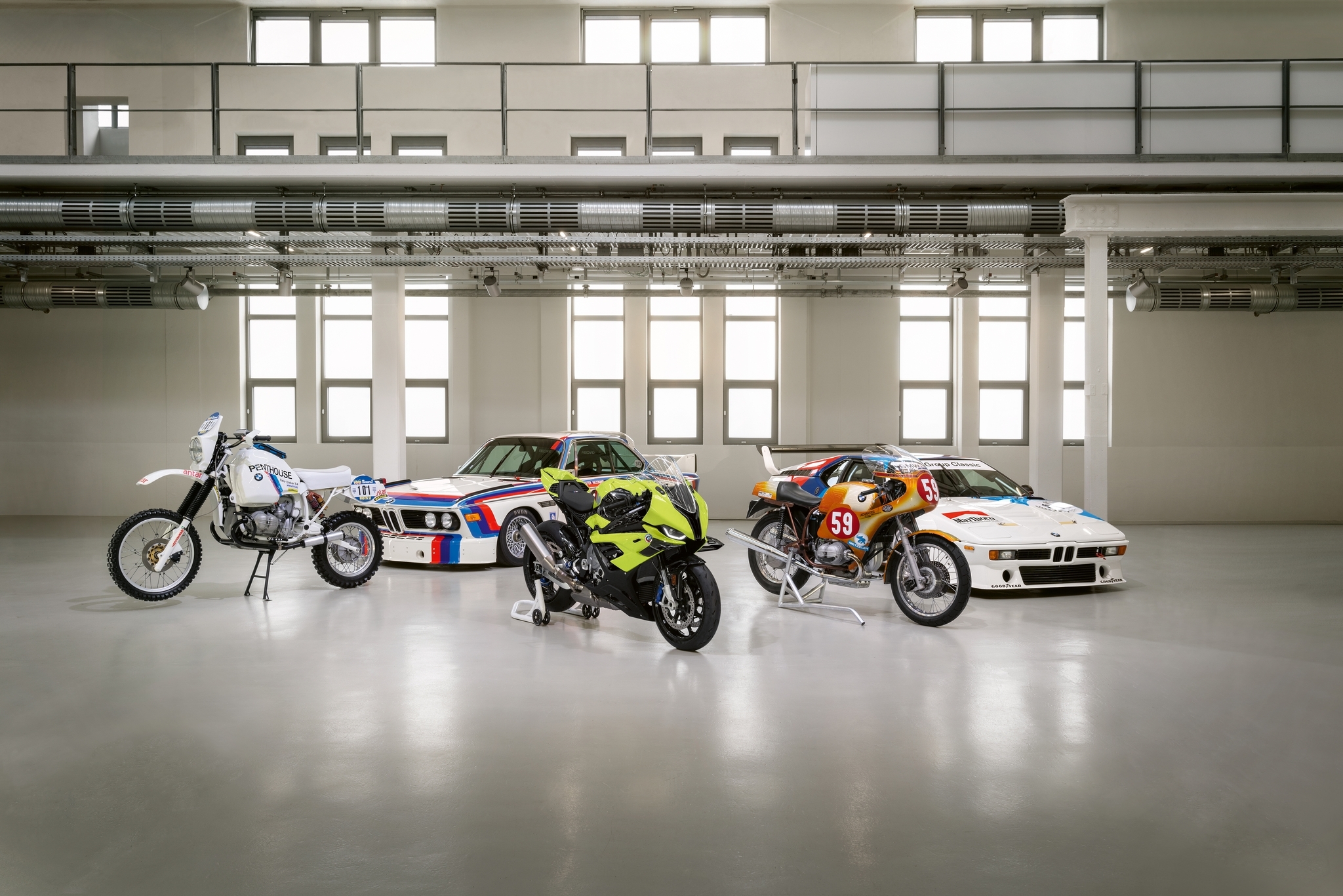 BMW Motorrad сделала особый супербайк к 50-летию BMW M