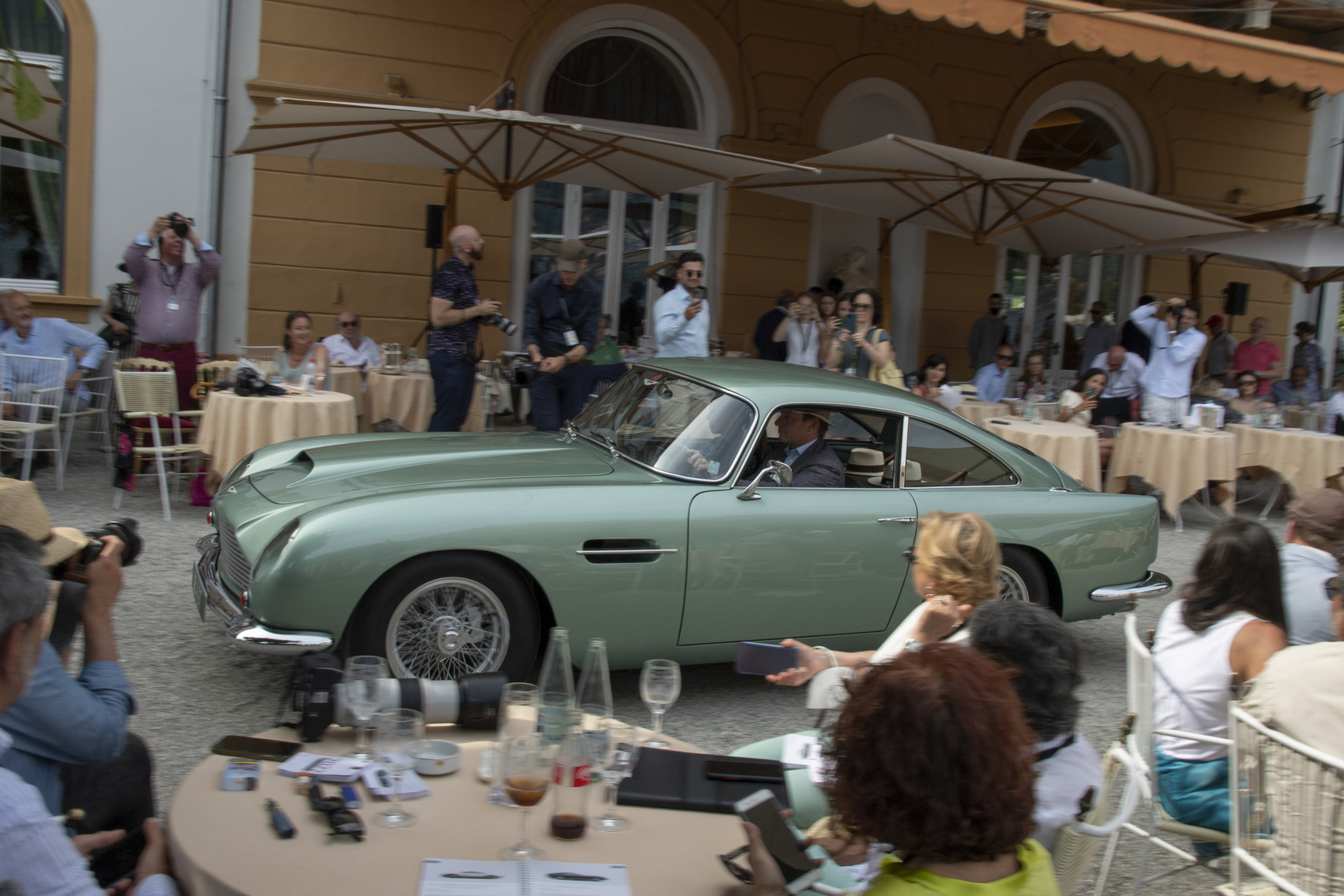 Aston Martin DB4 GT 1958 года — мощный «англичанин» с лёгким алюминиевым кузовом ателье Touring Superleggera работы Карло Андерлони. Это один из 75 автомобилей в исполнении GT.