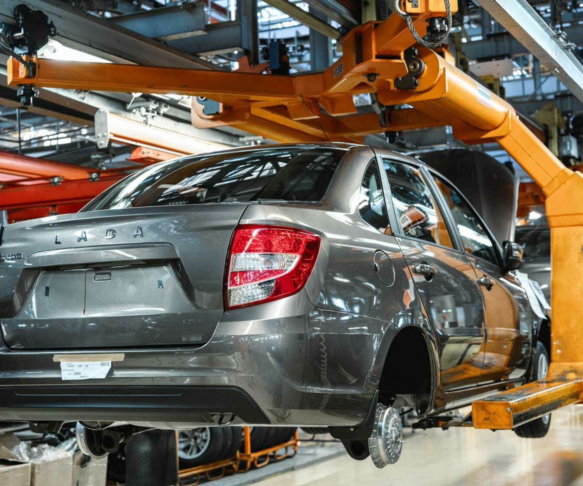 Раскрыта дата начала сборки первой партии «антикризисных» Lada Granta —  Motor