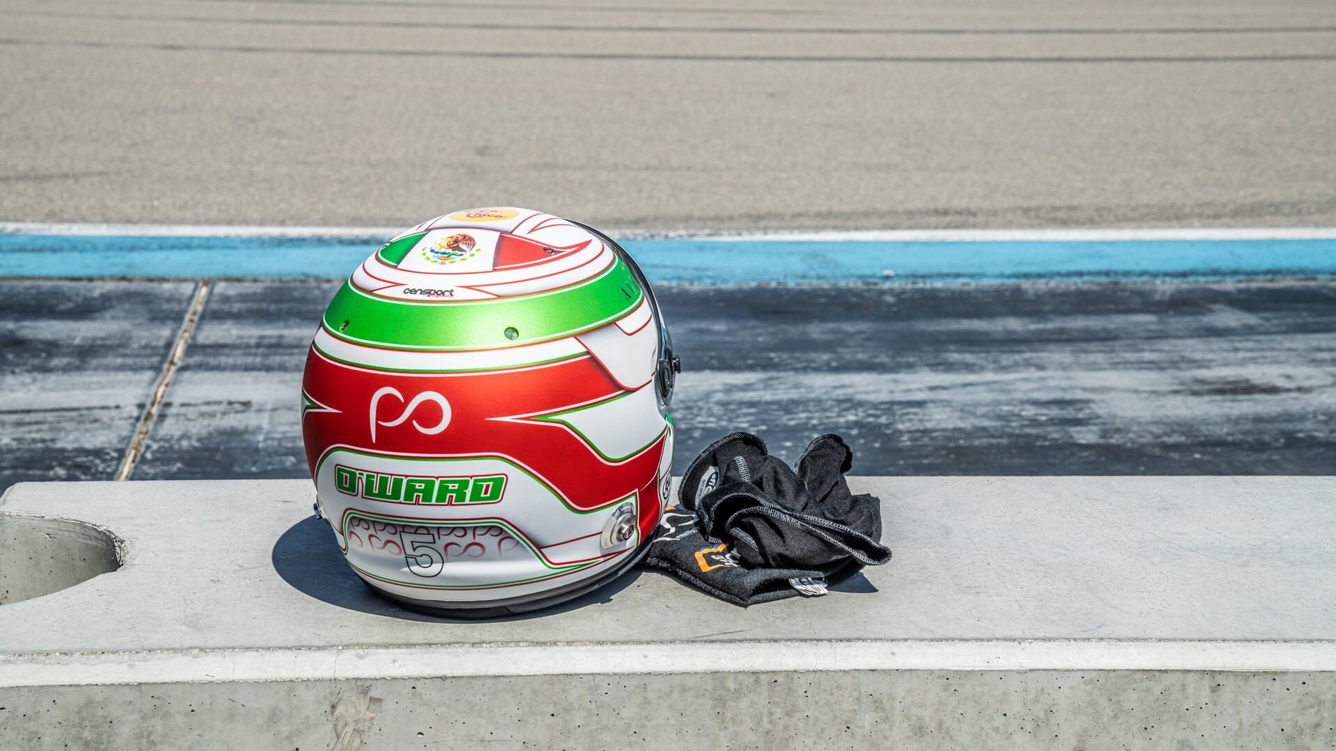 McLaren Senna посвятили победе Сенны в Гран-при Мексики