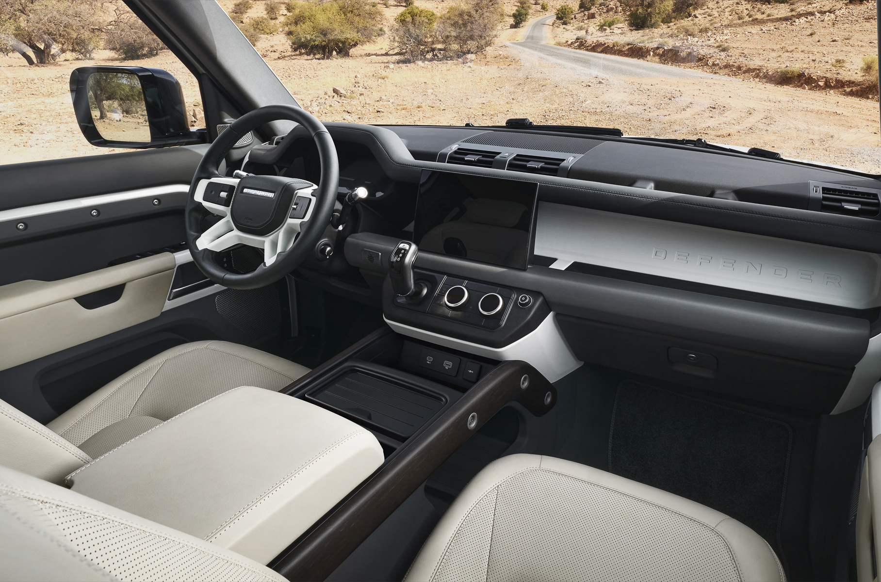 Самый большой Land Rover Defender дебютировал без V8