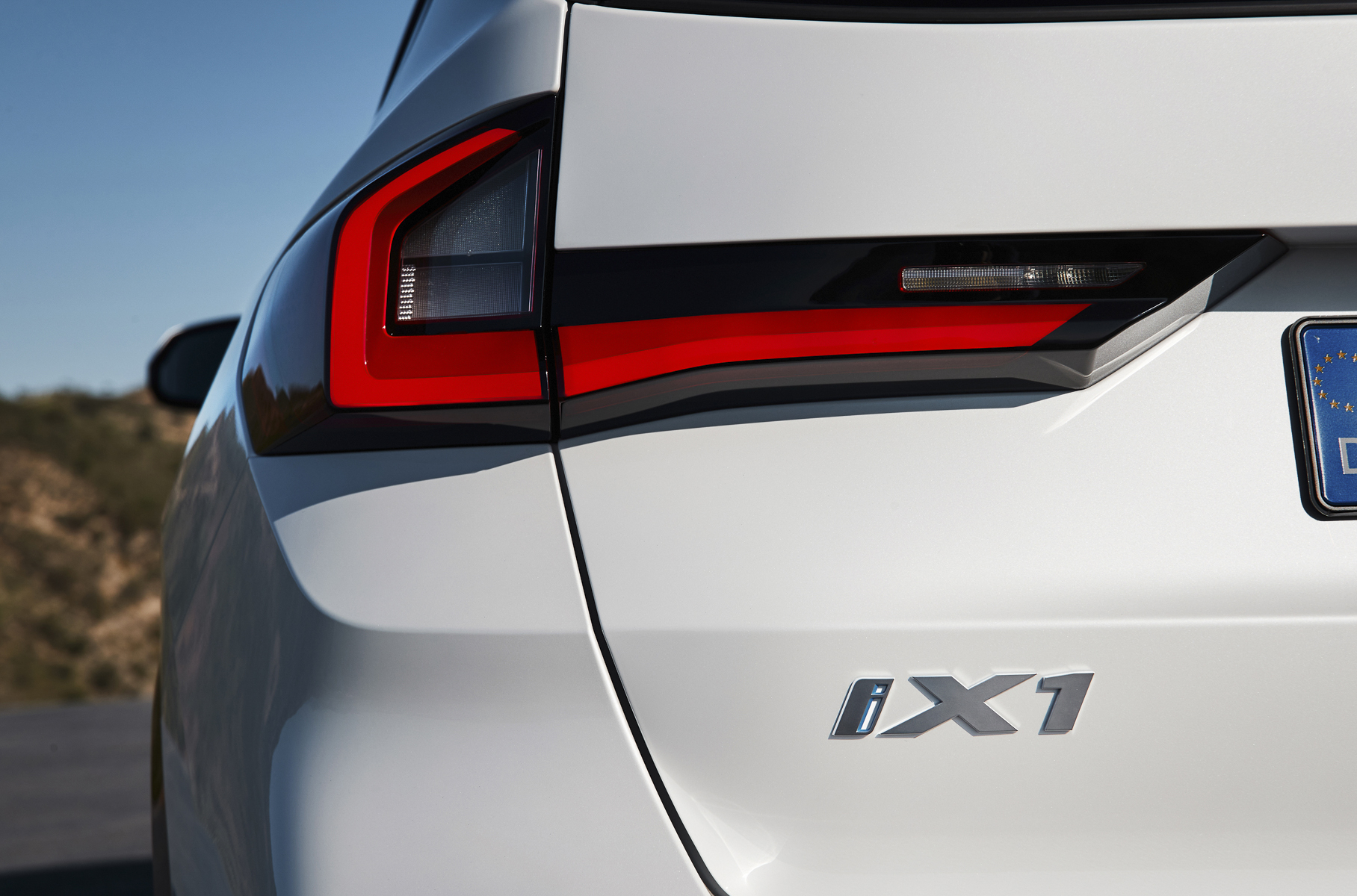 BMW представила новый X1 и его электрический аналог iX1