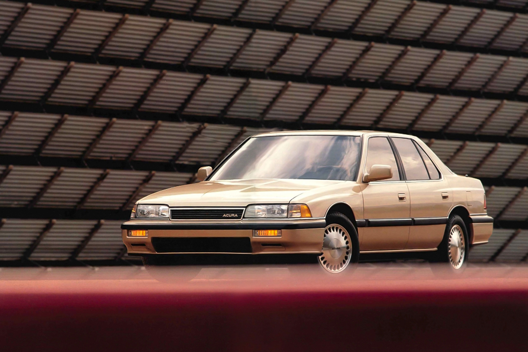 Acura Legend — первый премиальный японец в США. Позже модель переименовали в Acura RL