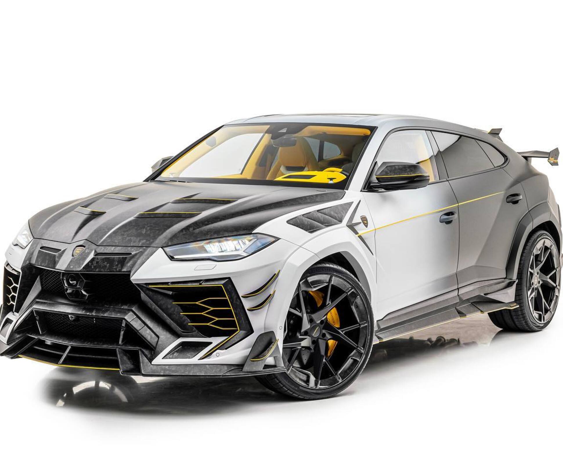 Mansory показала очередной доработанный Urus — Motor