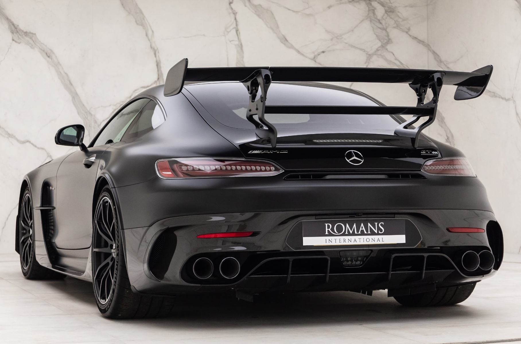 Посмотрите на Mercedes-AMG GT Black Series стоимостью больше полумиллиона долларов