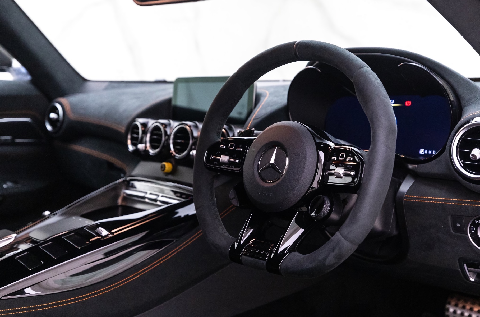 Посмотрите на Mercedes-AMG GT Black Series стоимостью больше полумиллиона долларов