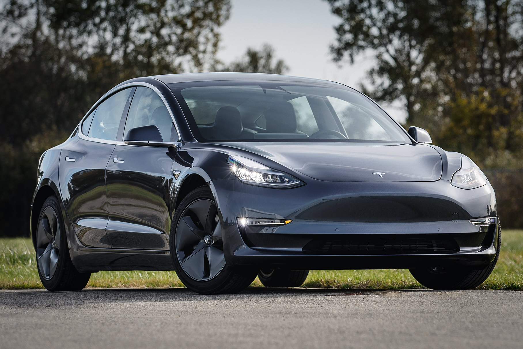Владелец подает в суд на Tesla из-за дефекта на новой Model 3