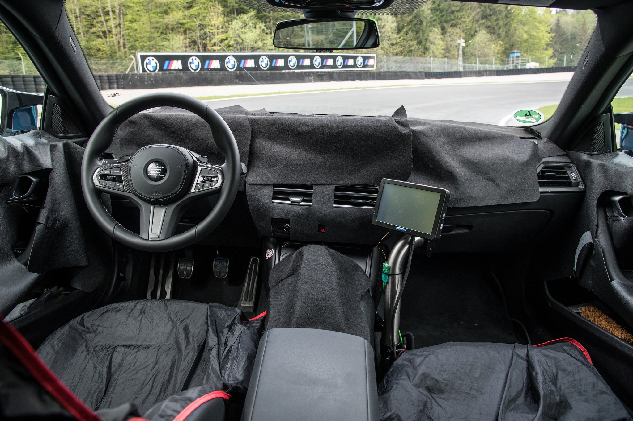 Новую BMW M2 показали в камуфляже