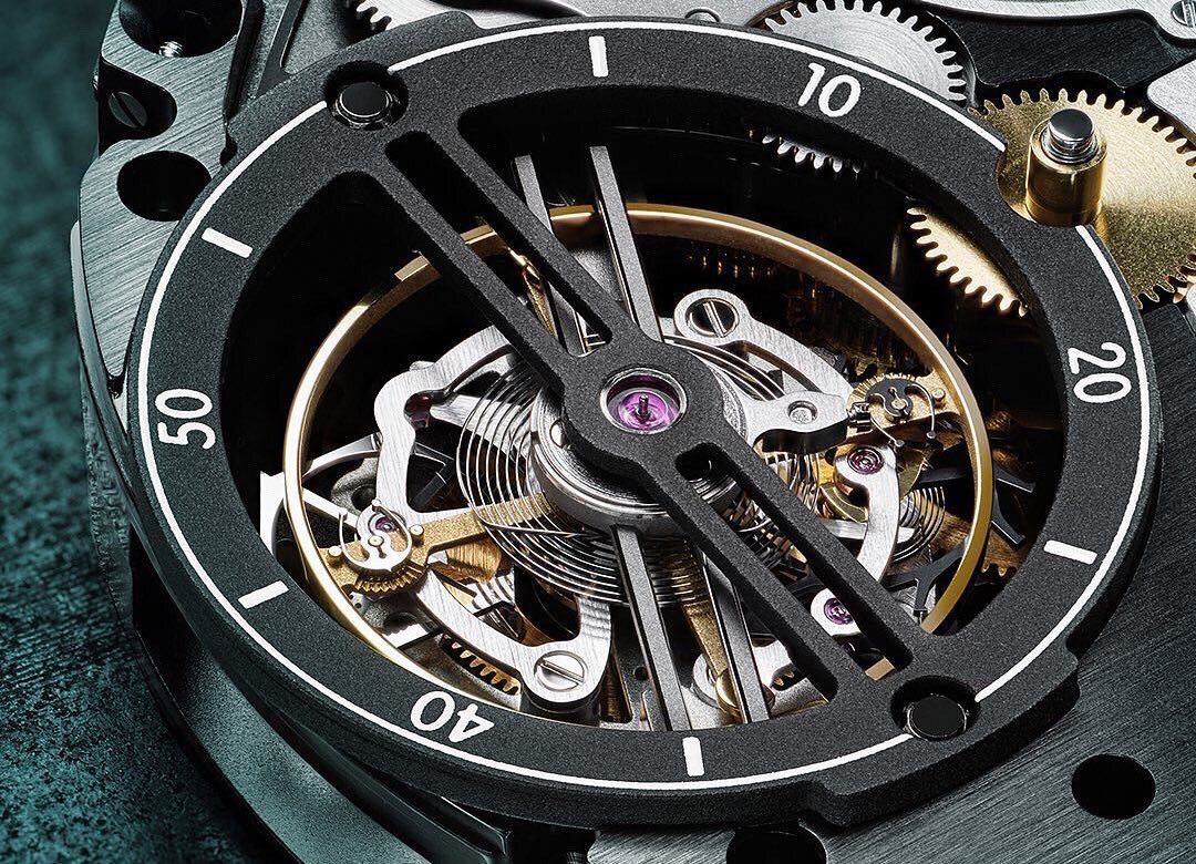 Владельцам Mercedes-AMG One создали особые часы