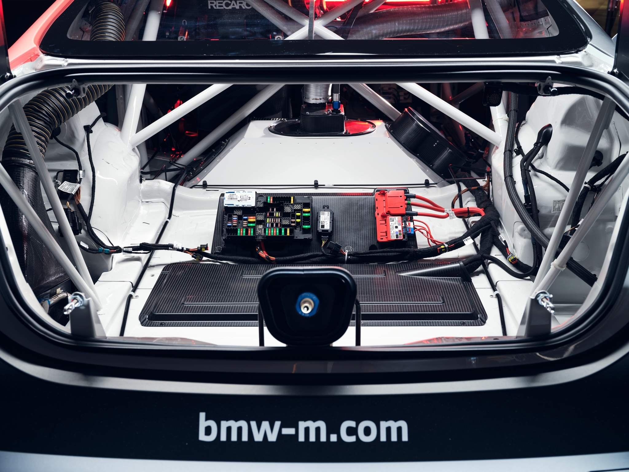 BMW M4 получила гоночную версию GT4