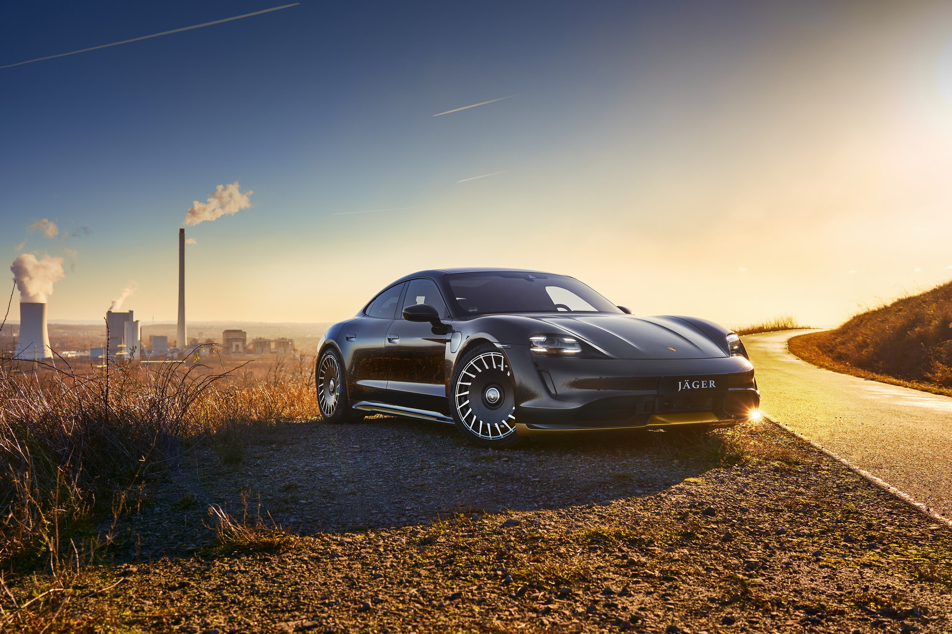 Для Porsche Taycan создали карбоновый боди-кит
