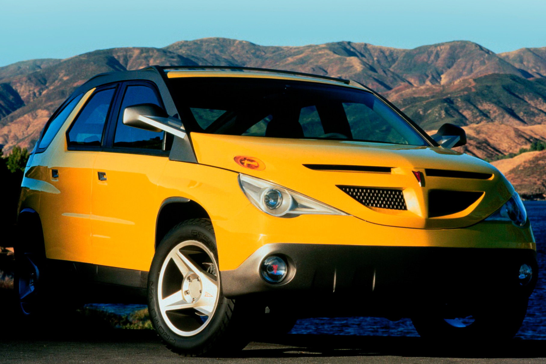 Машина Pontiac Aztek