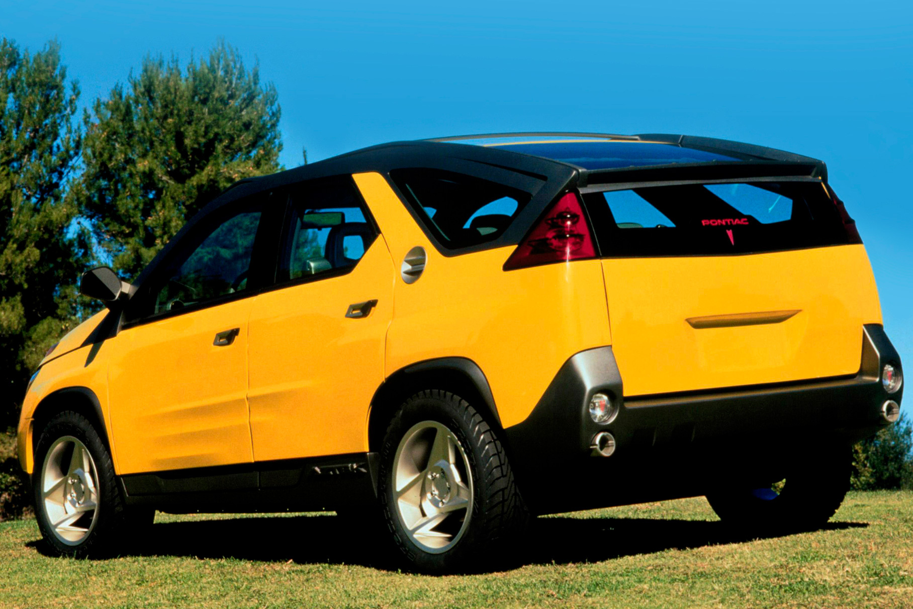 Машина Pontiac Aztek