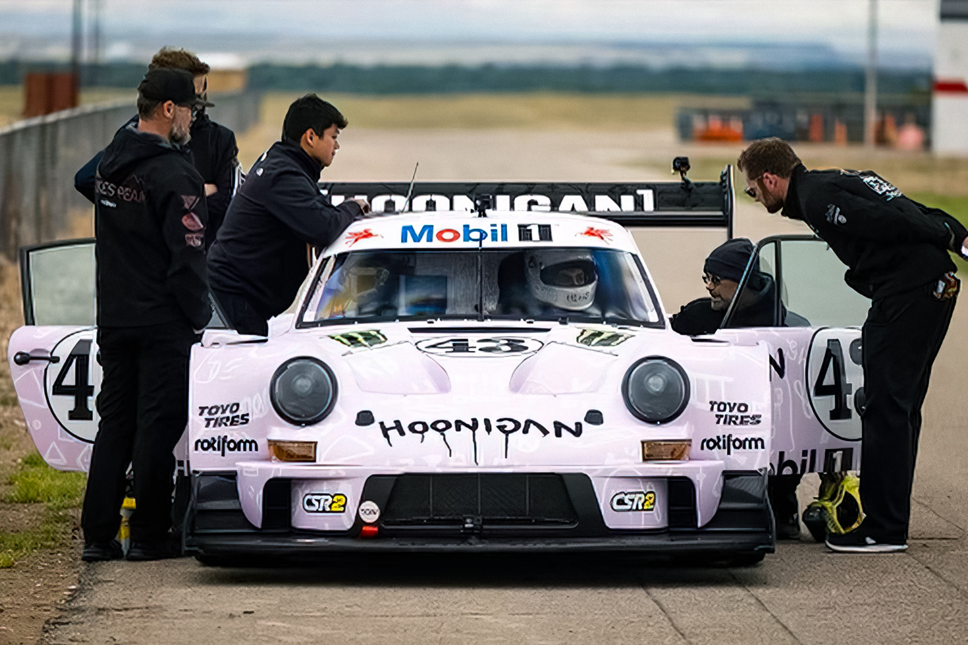 1400-сильный Porsche 911 Кена Блока выбыл из гонки «Пайкс-Пик» из-за  поломки двигателя — Motor