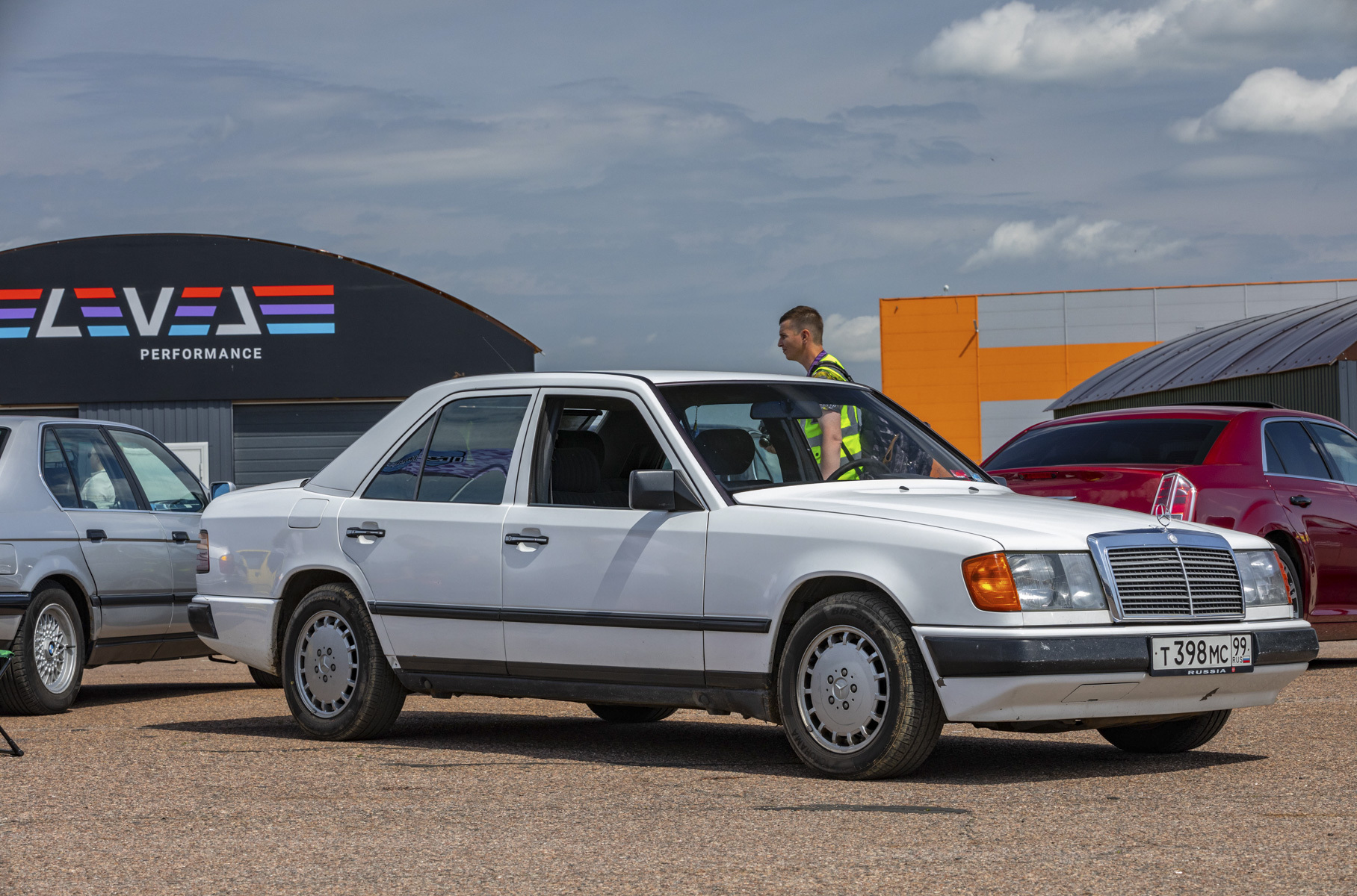 В небольшом количестве приезжали и владельцы европейских машин