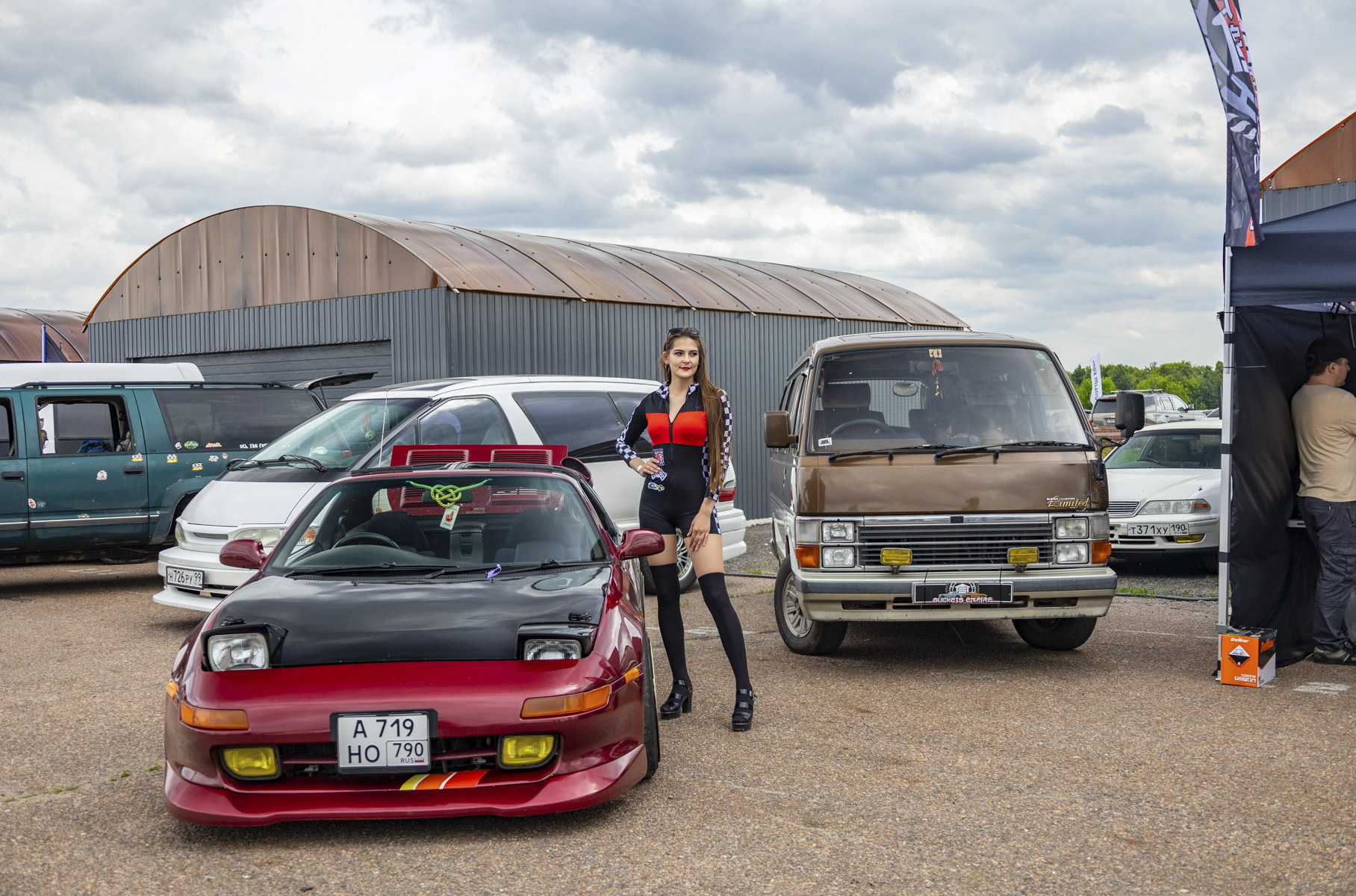 Среди «японцев» ярко выделялся стенд [музея Buckets Empire](https://motor.ru/reports/buckets-empire-museum.htm).