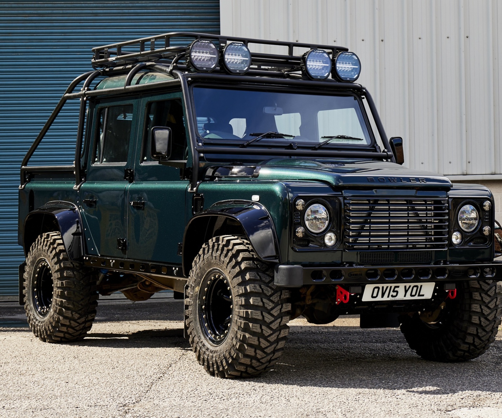 Создатель гоночных внедорожников построил «экстремальный» Land Rover  Defender — Motor