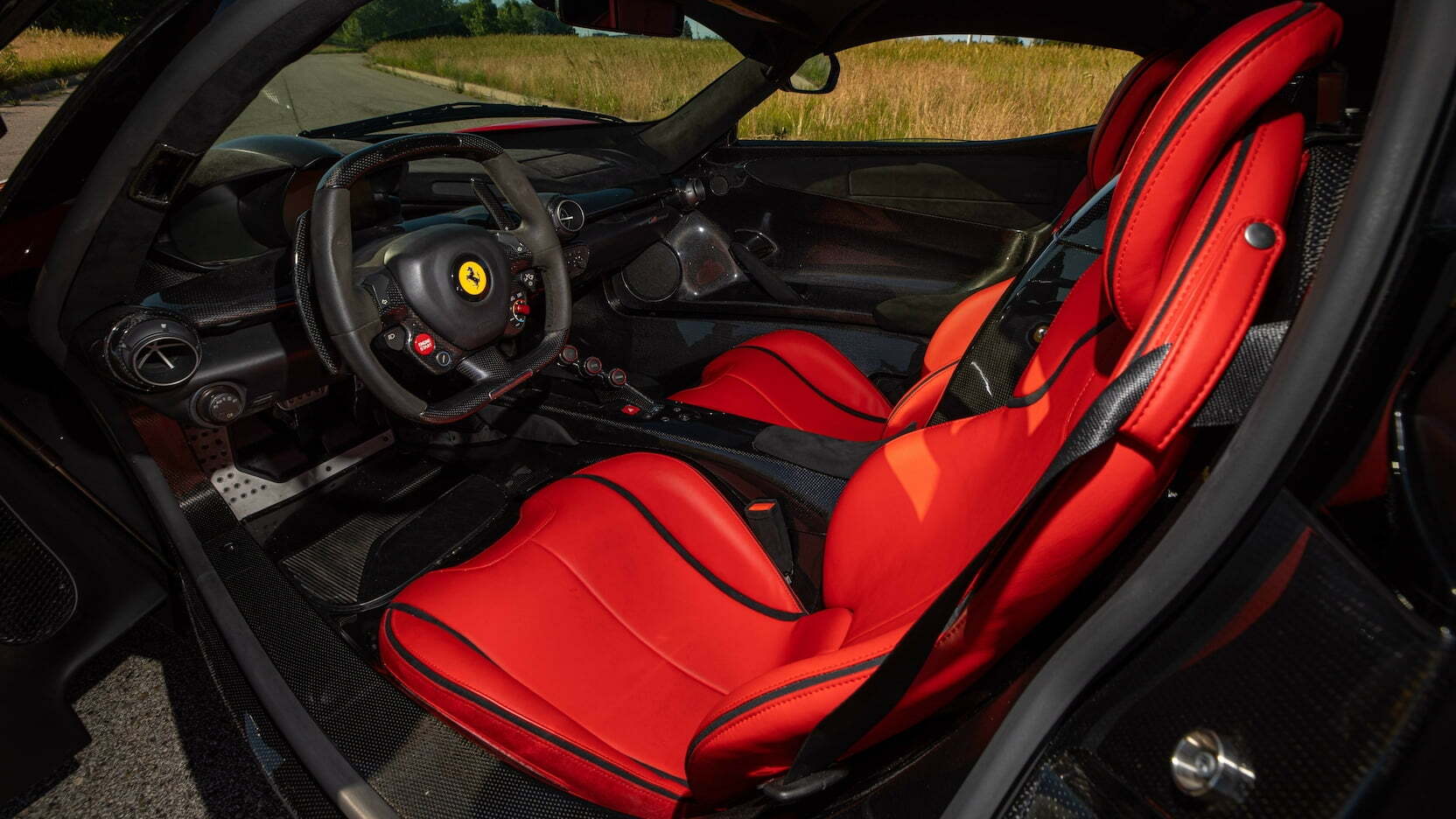Ferrari LAFERRARI черная