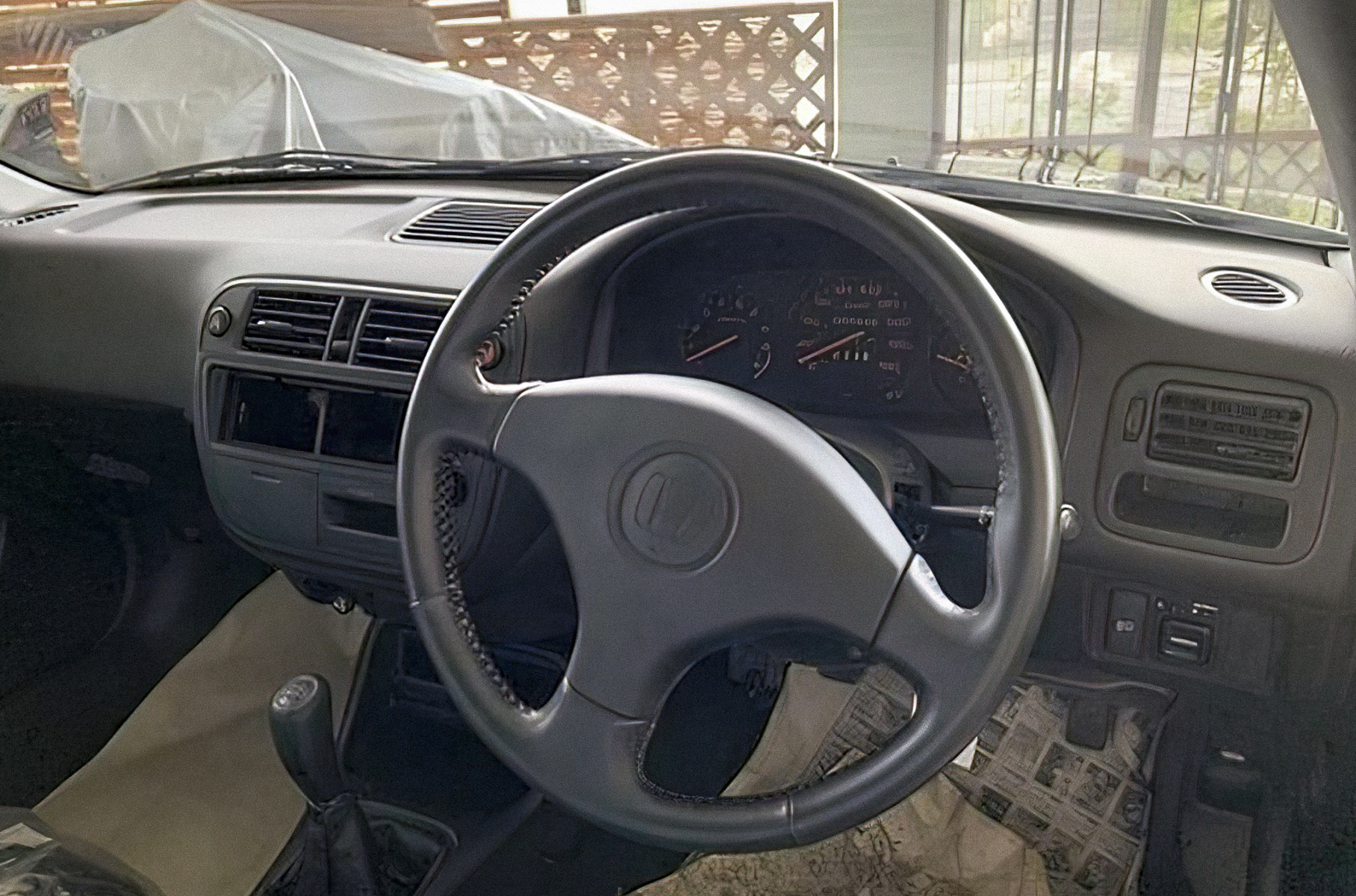 Найдена Honda Civic из 90-х, которую новой на всю жизнь забыли в гараже