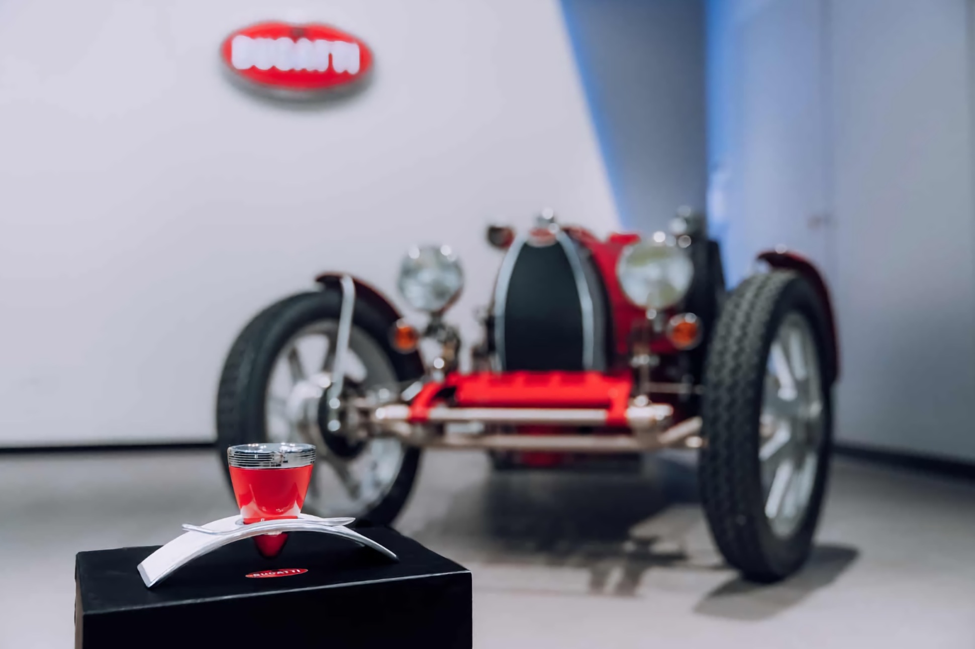 Bugatti начала продавать чашку кофе за 3500 рублей — Motor