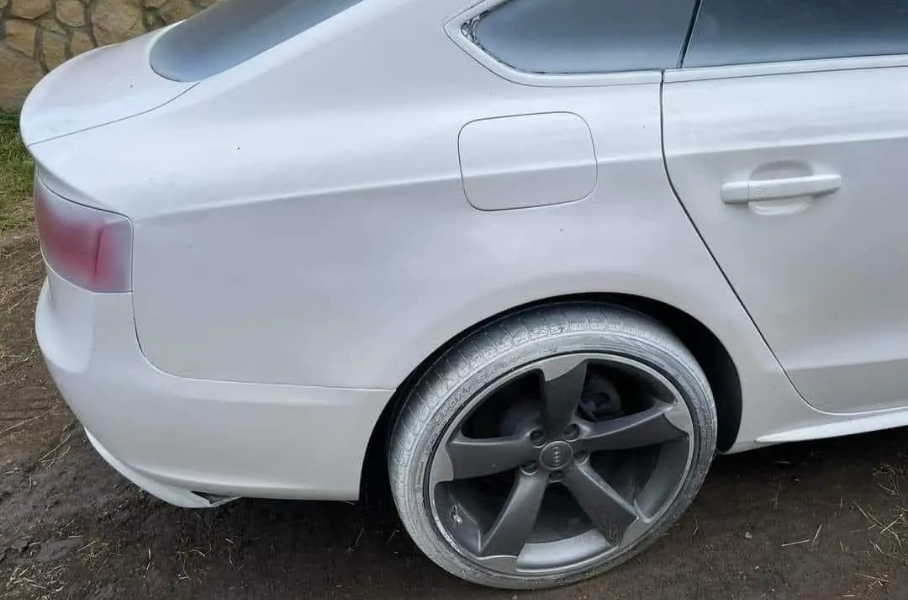 Владелец Audi A5 попытался покрасить свою машину. Зря