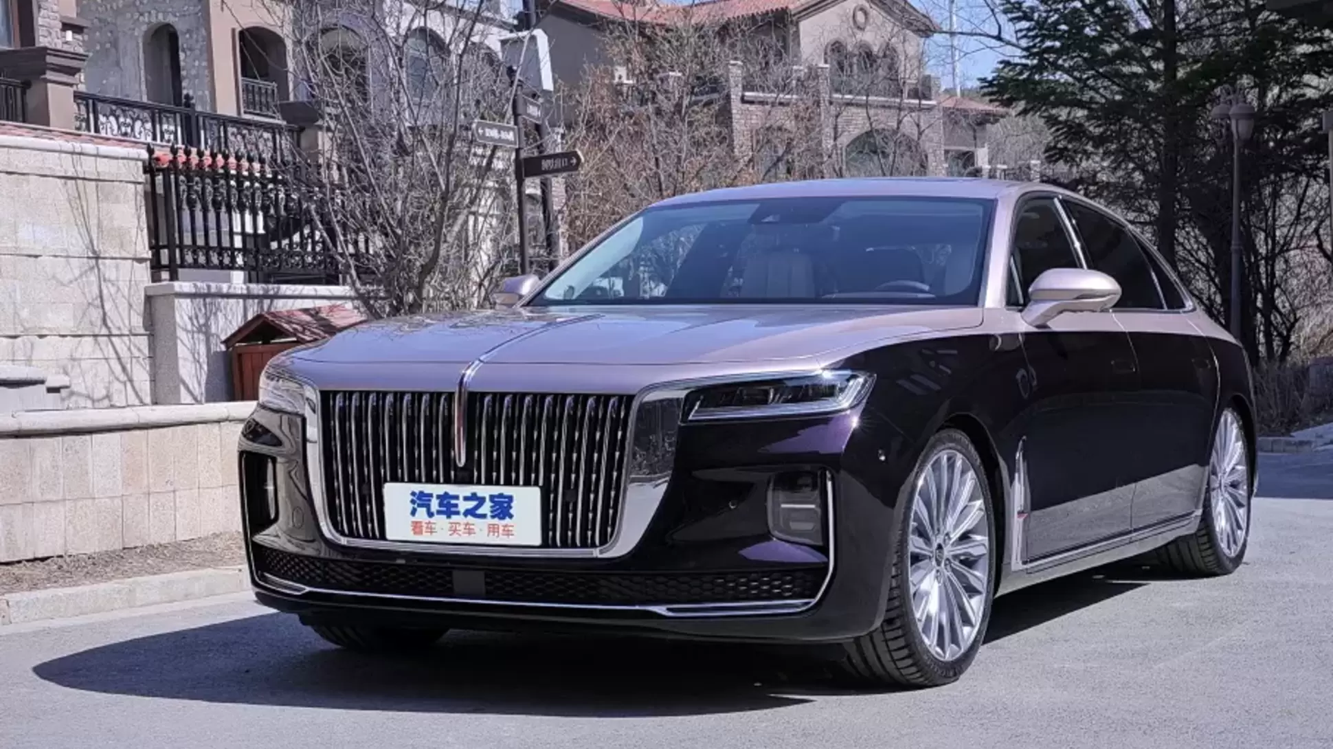 Роскошный китайский седан Hongqi H9 стал на шаг ближе к появлению в России  — Motor